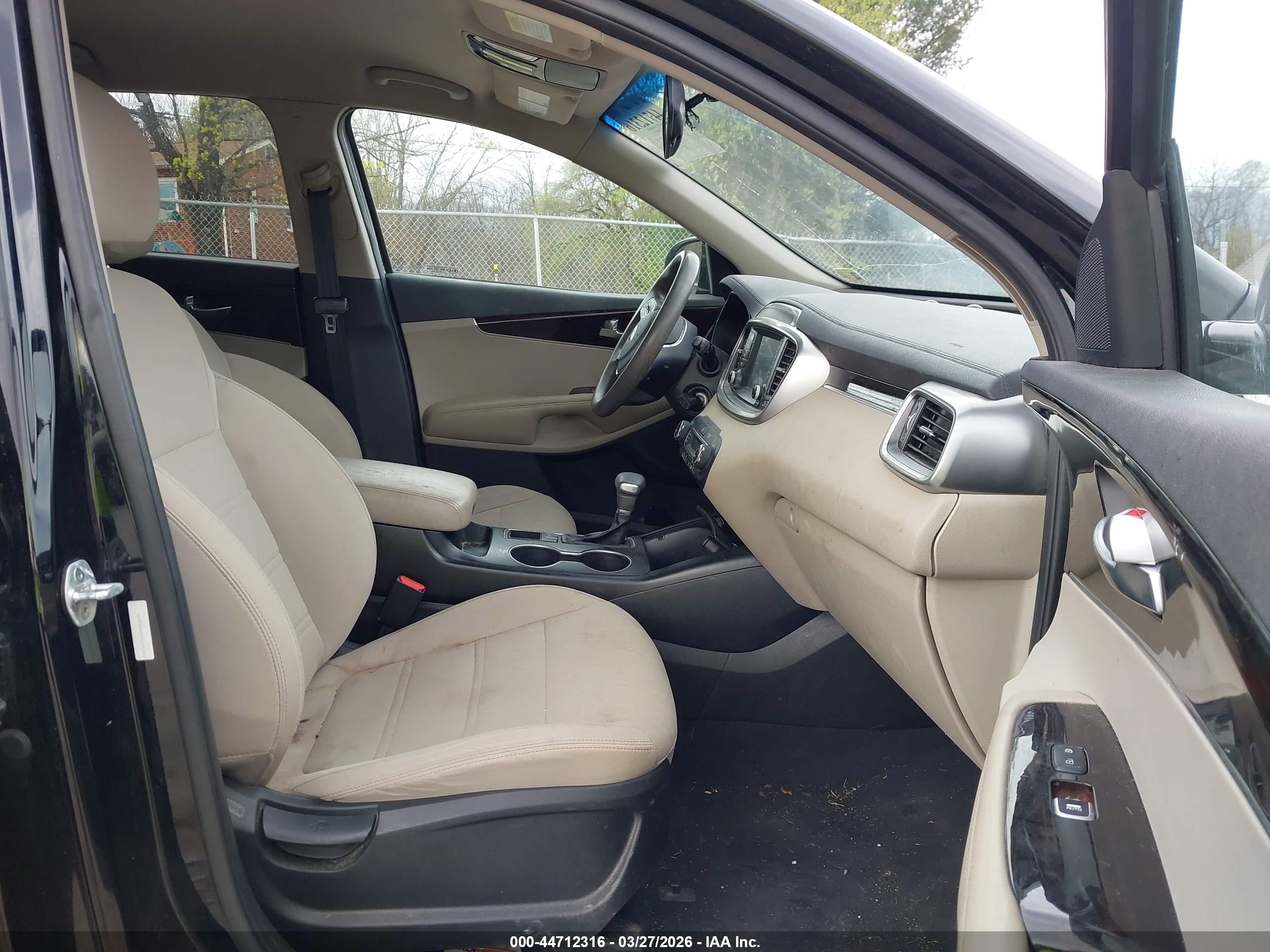 KIA SORENTO image 5