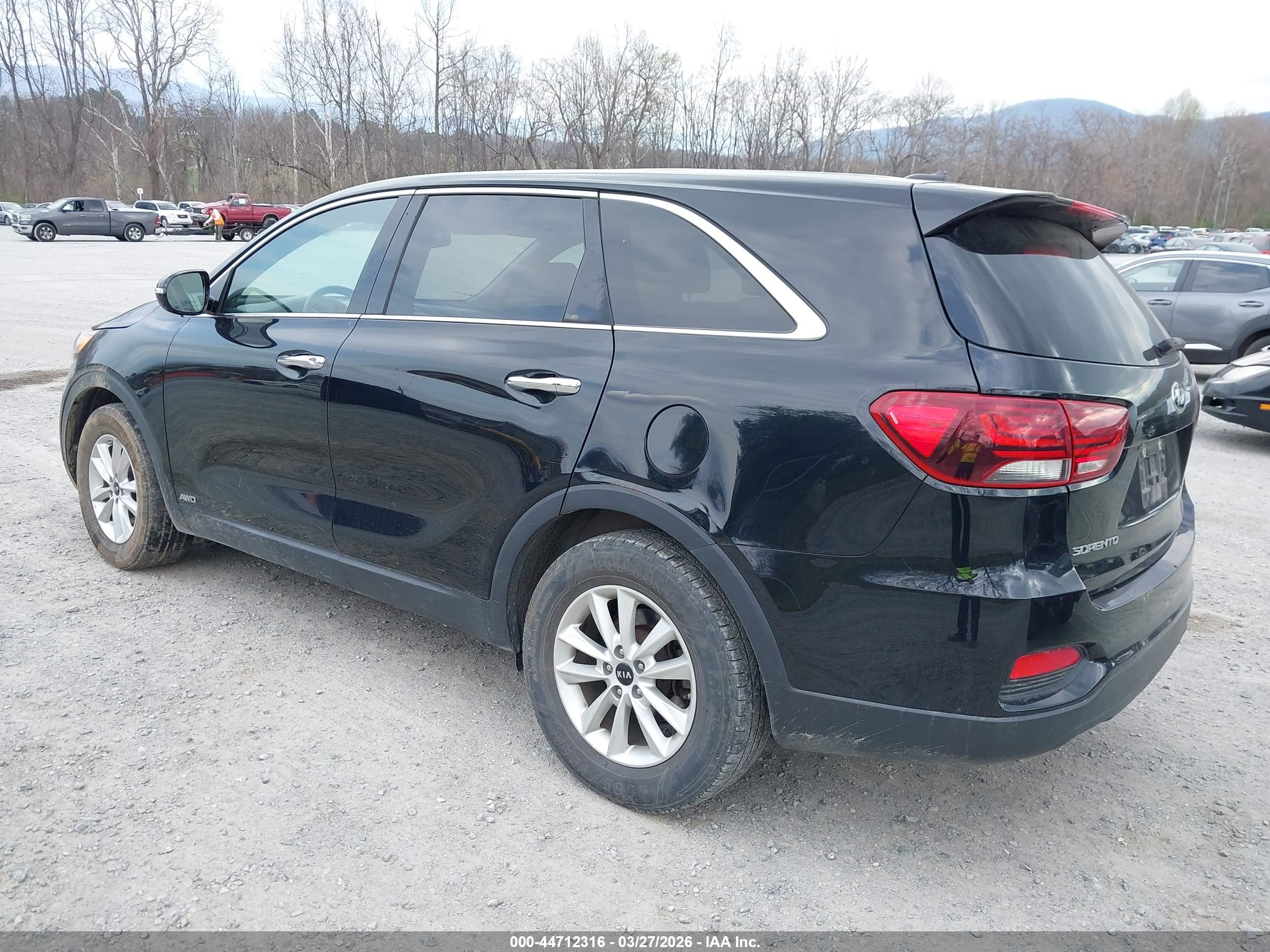 KIA SORENTO image 6