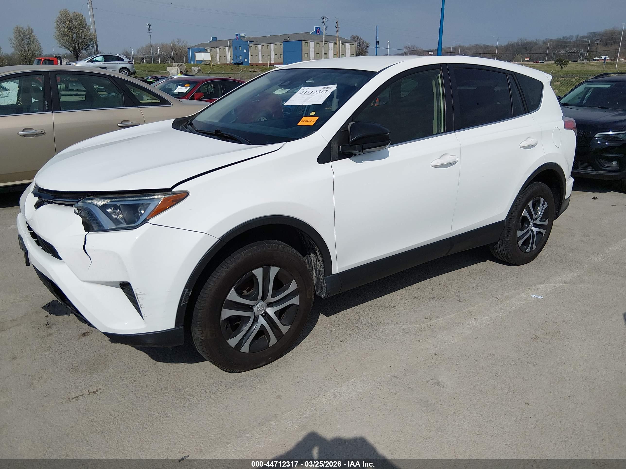 TOYOTA RAV4 image 2