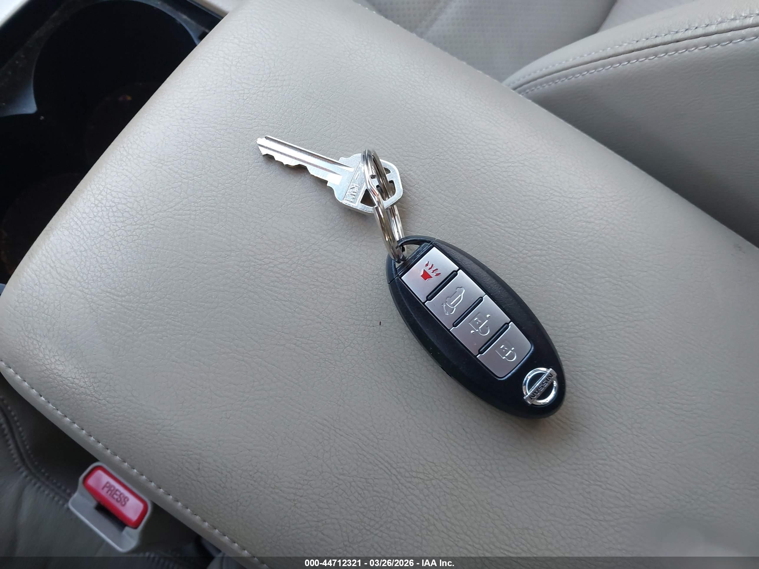 NISSAN MURANO image 11