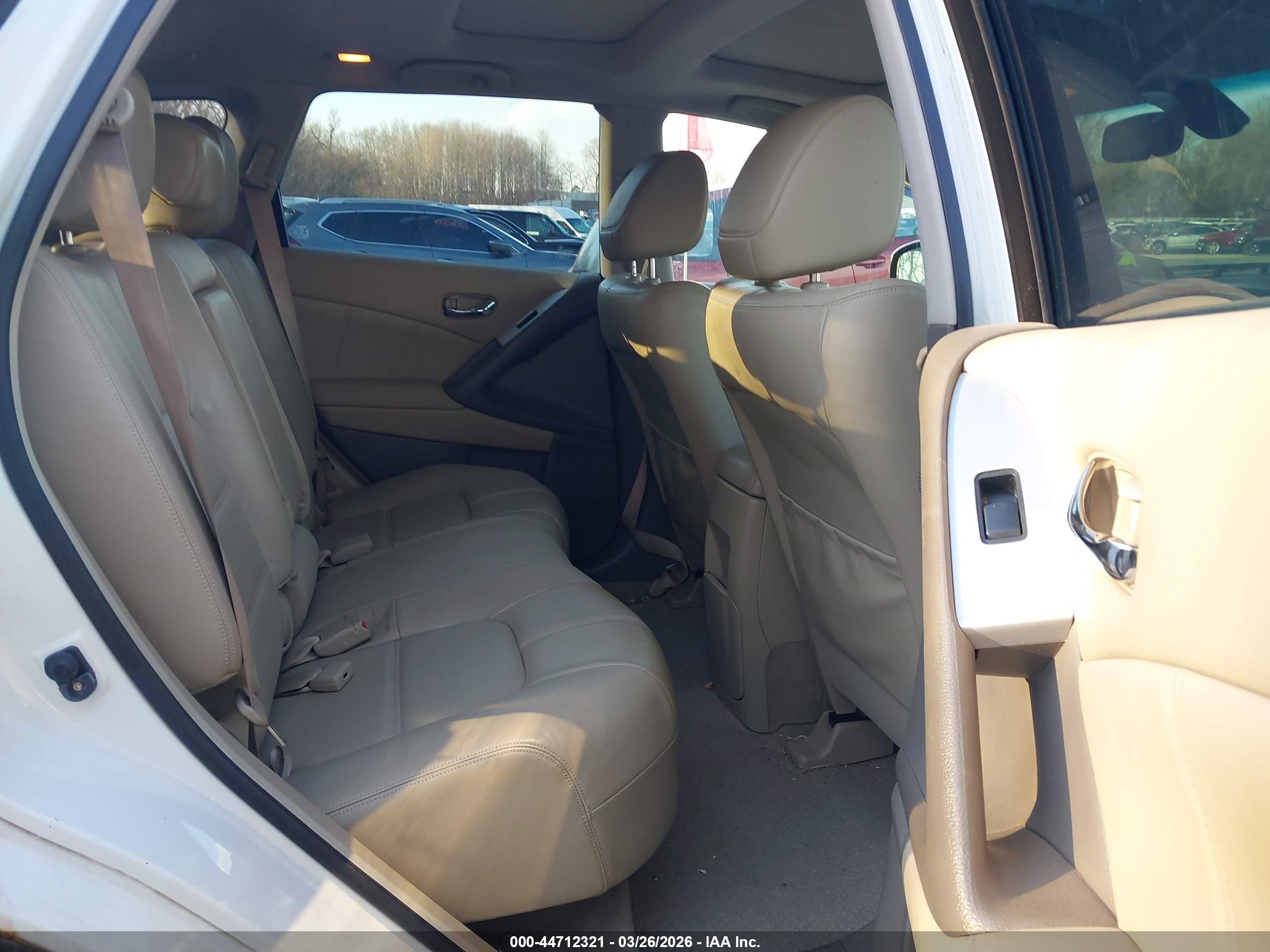 NISSAN MURANO image 8