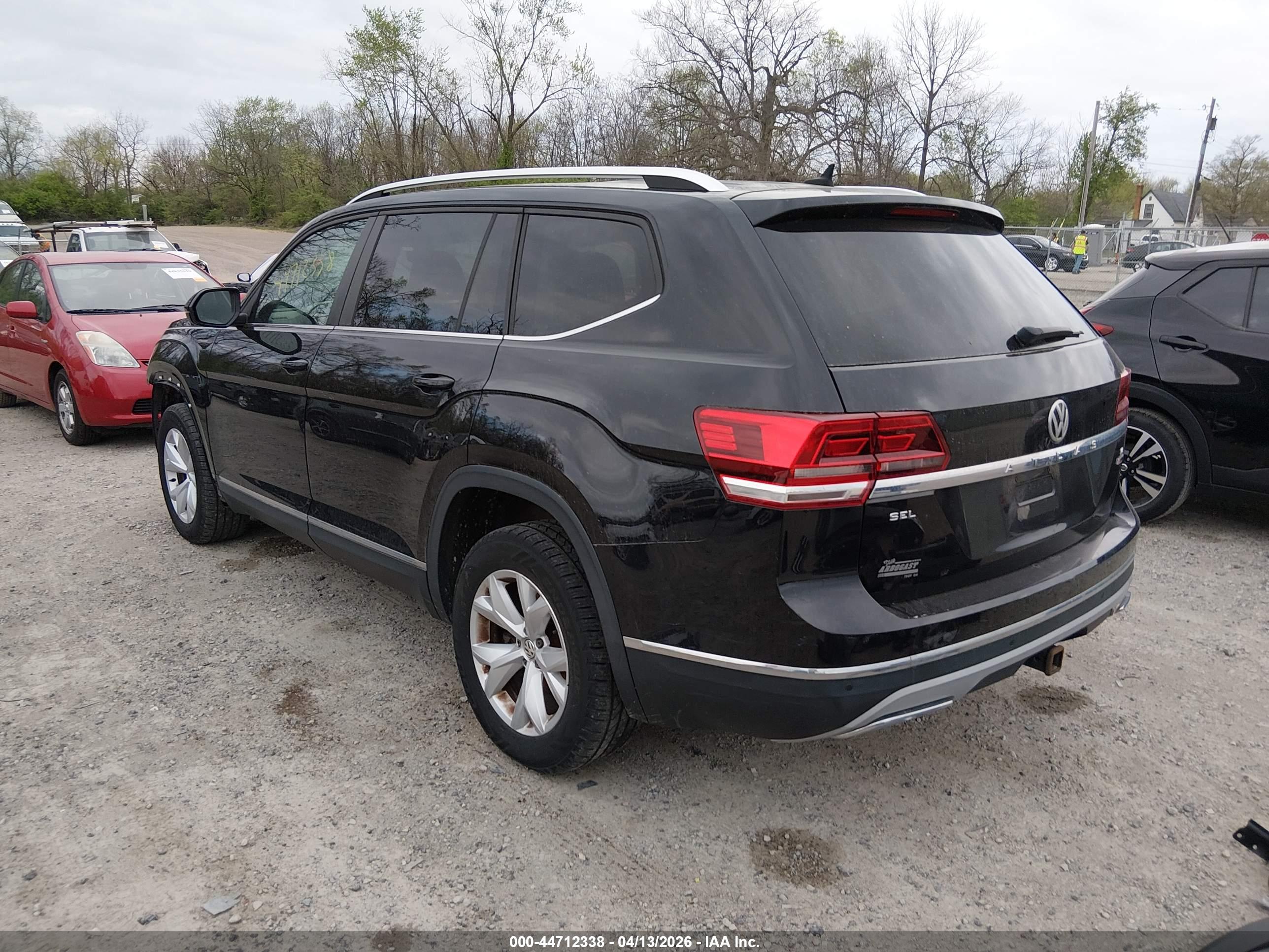 VOLKSWAGEN ATLAS image 3
