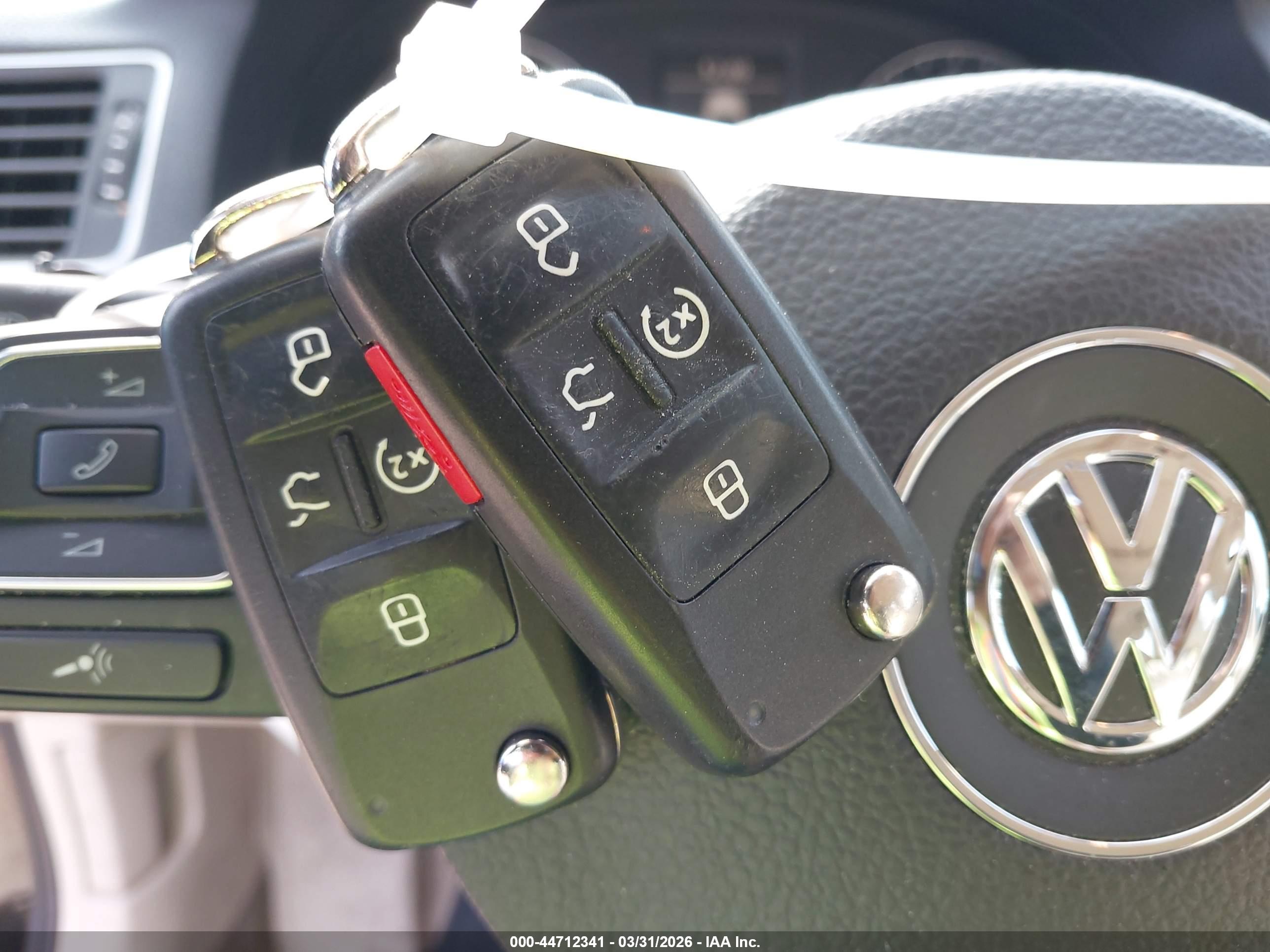 VOLKSWAGEN PASSAT image 11