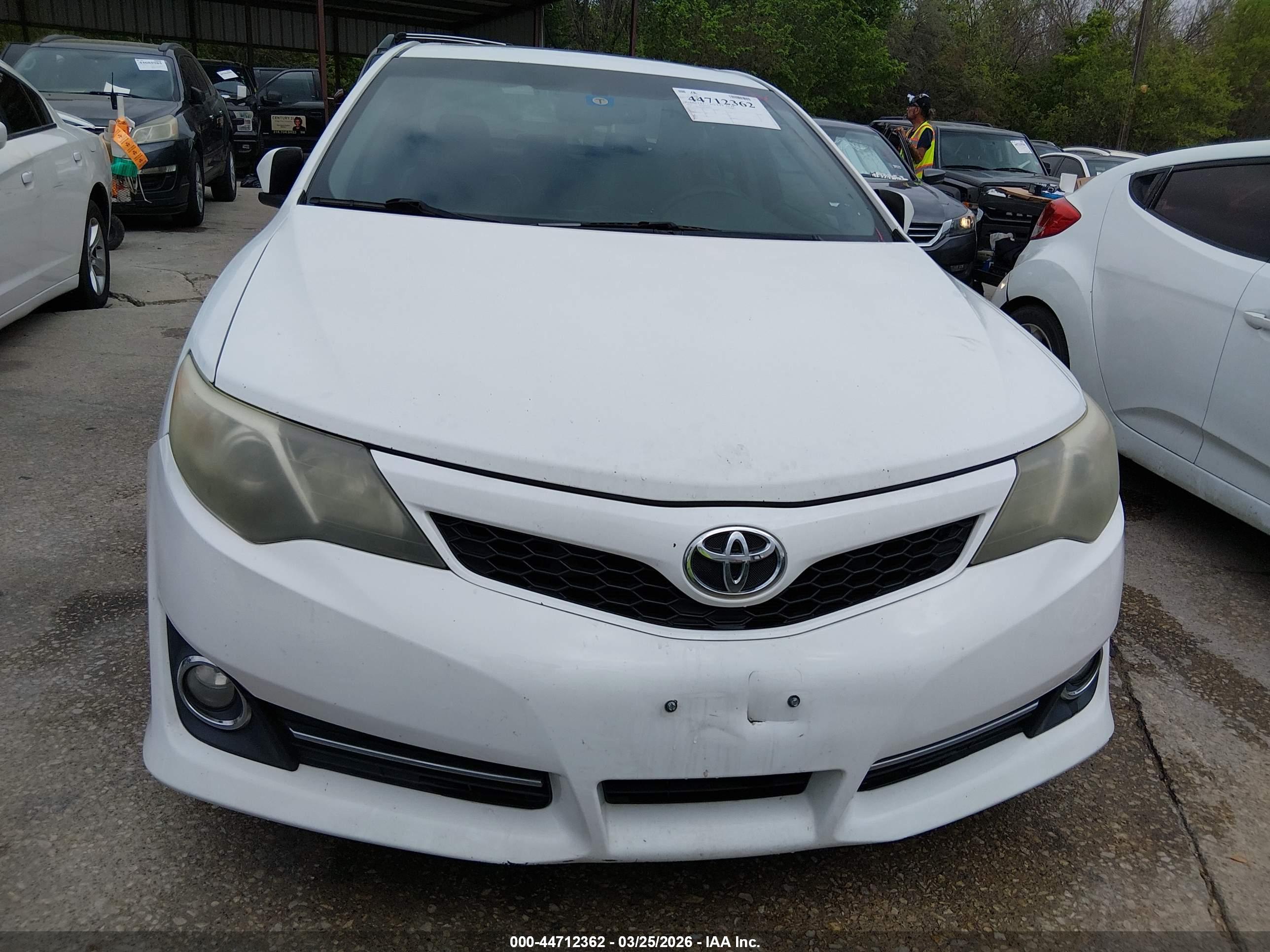 TOYOTA CAMRY image 6