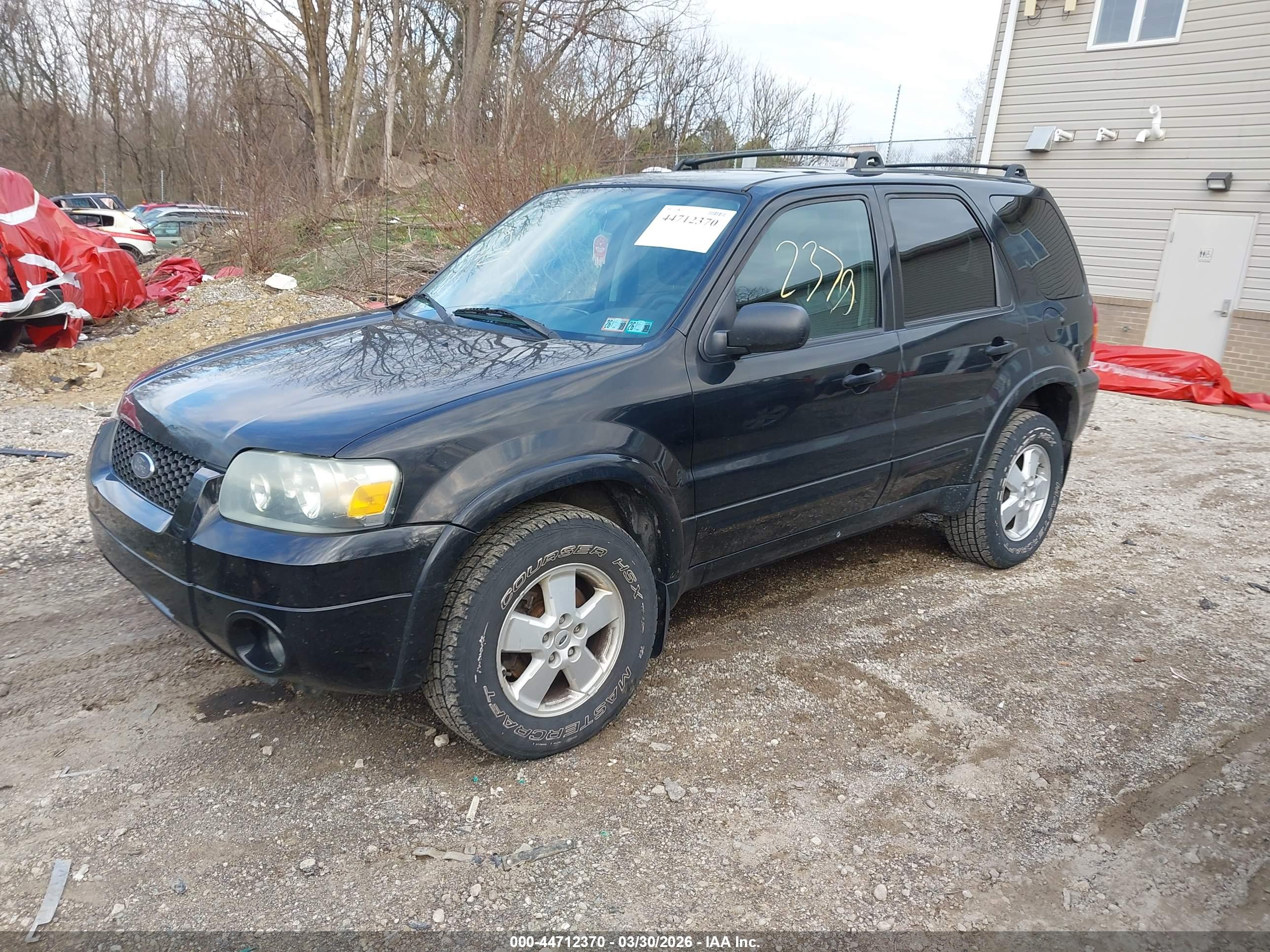 FORD ESCAPE image 2