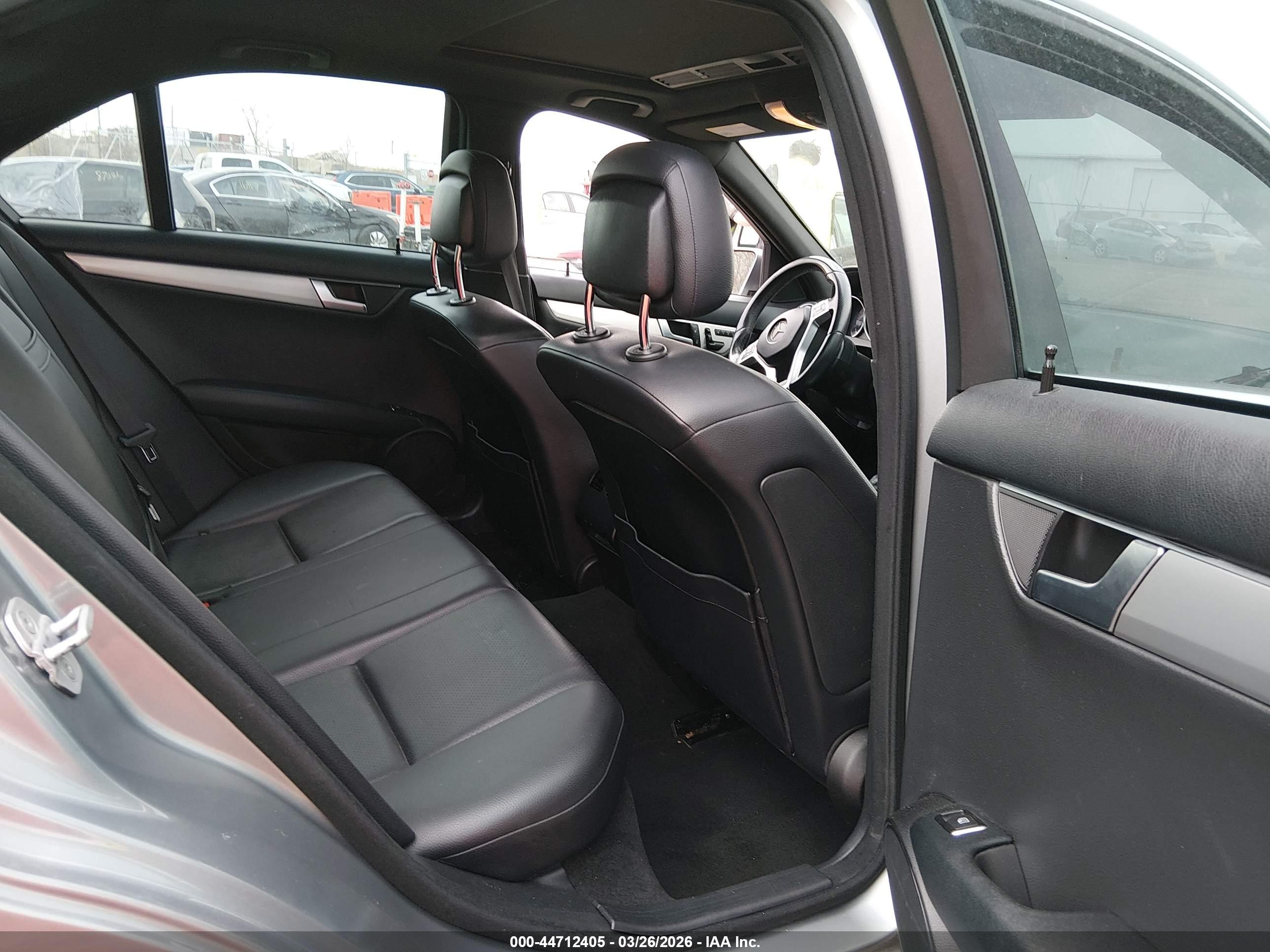 MERCEDES-BENZ C image 8