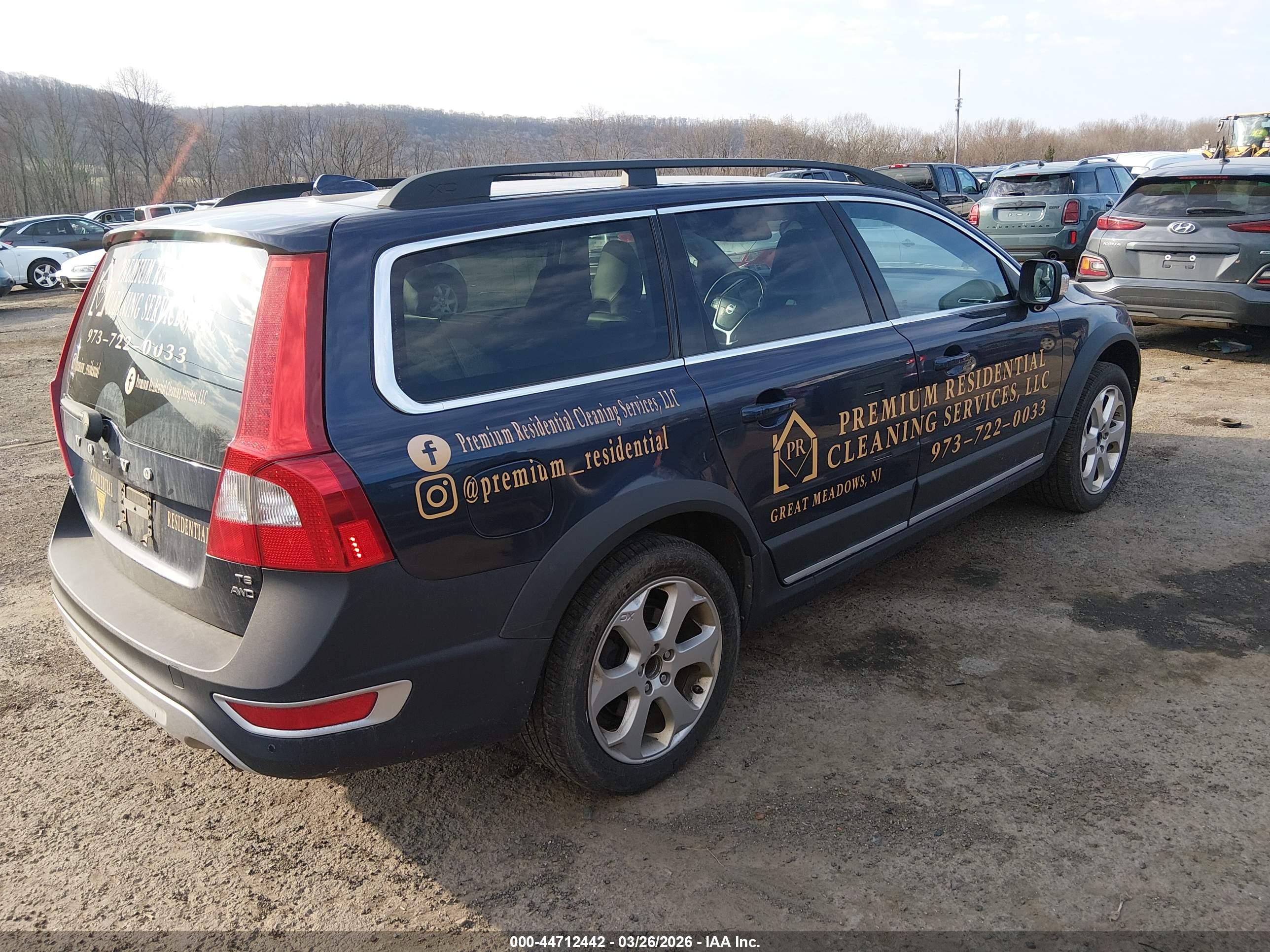VOLVO XC70 image 4