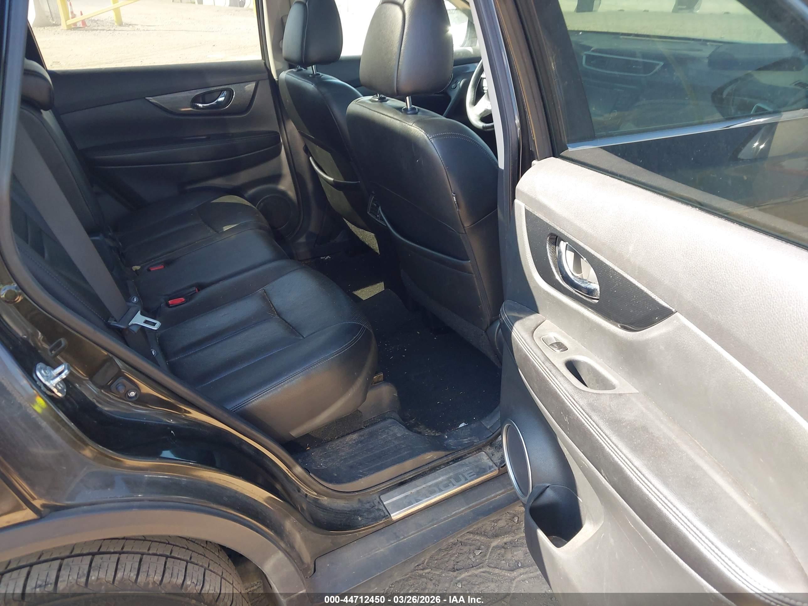 NISSAN ROGUE image 8