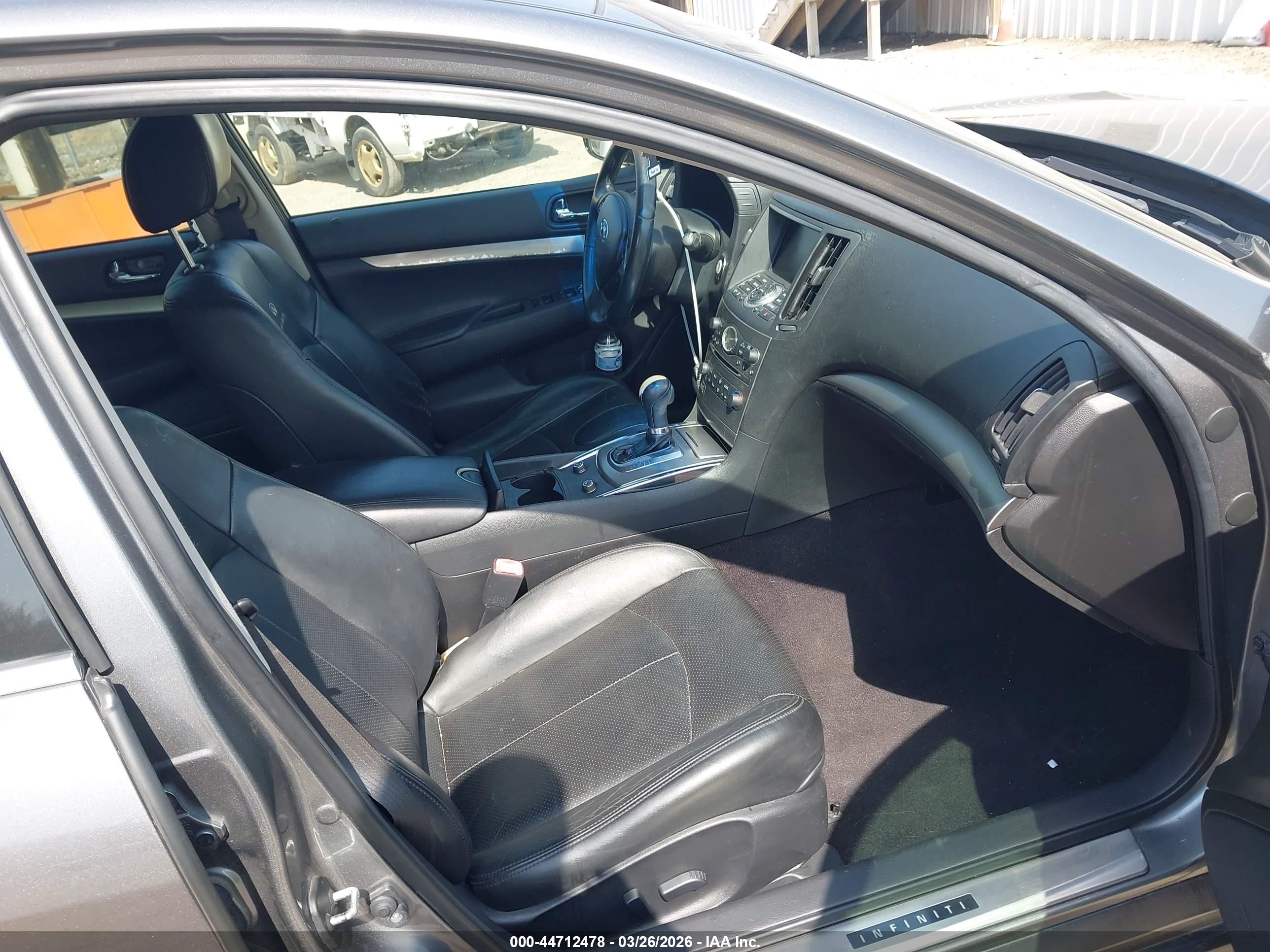 INFINITI G37 image 5