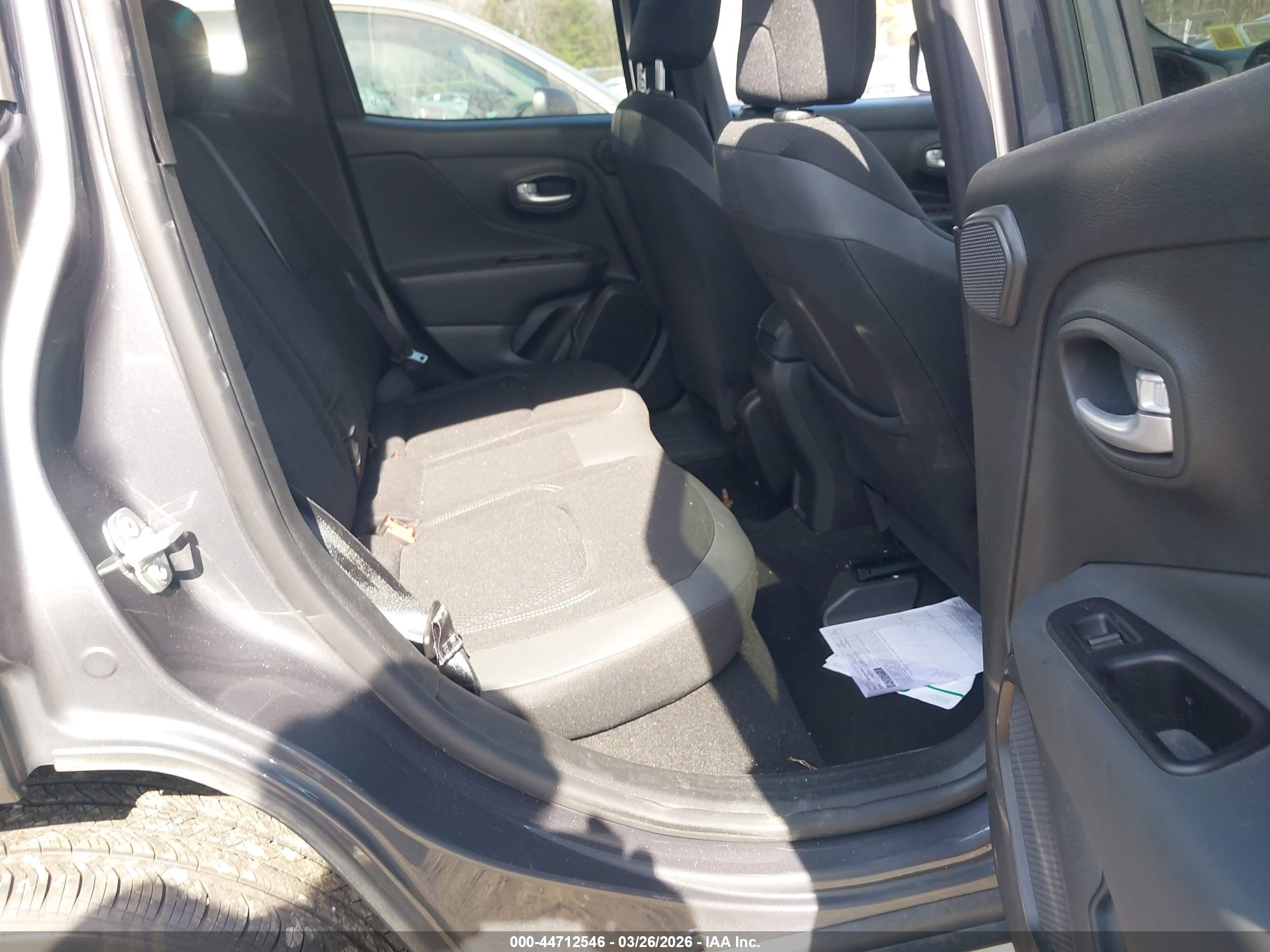 JEEP RENEGADE image 8