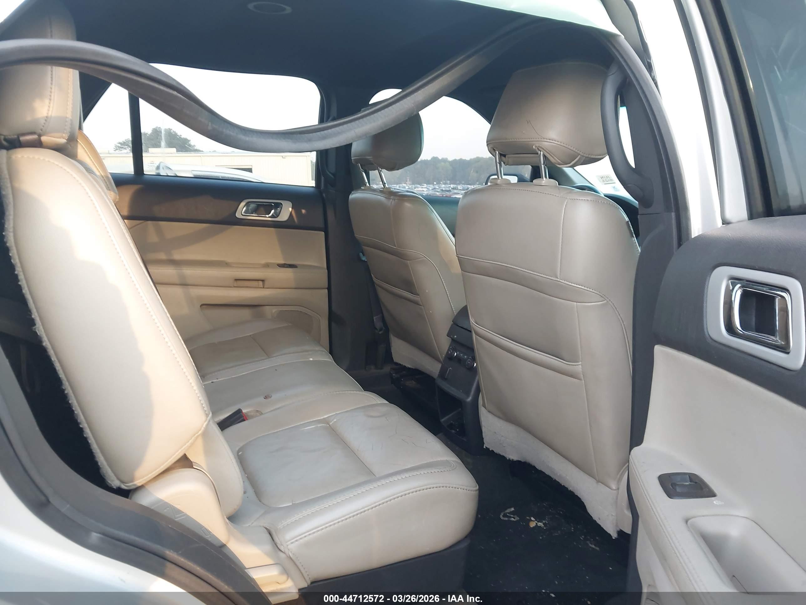 FORD EXPLORER image 8