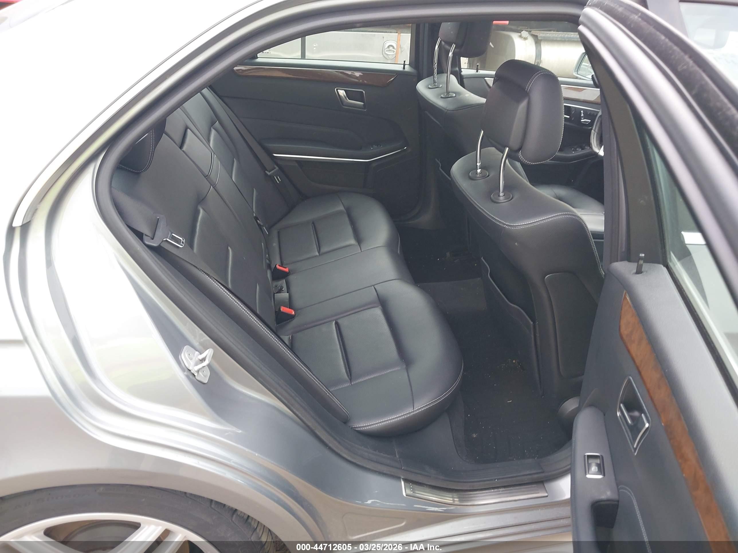 MERCEDES-BENZ E image 8