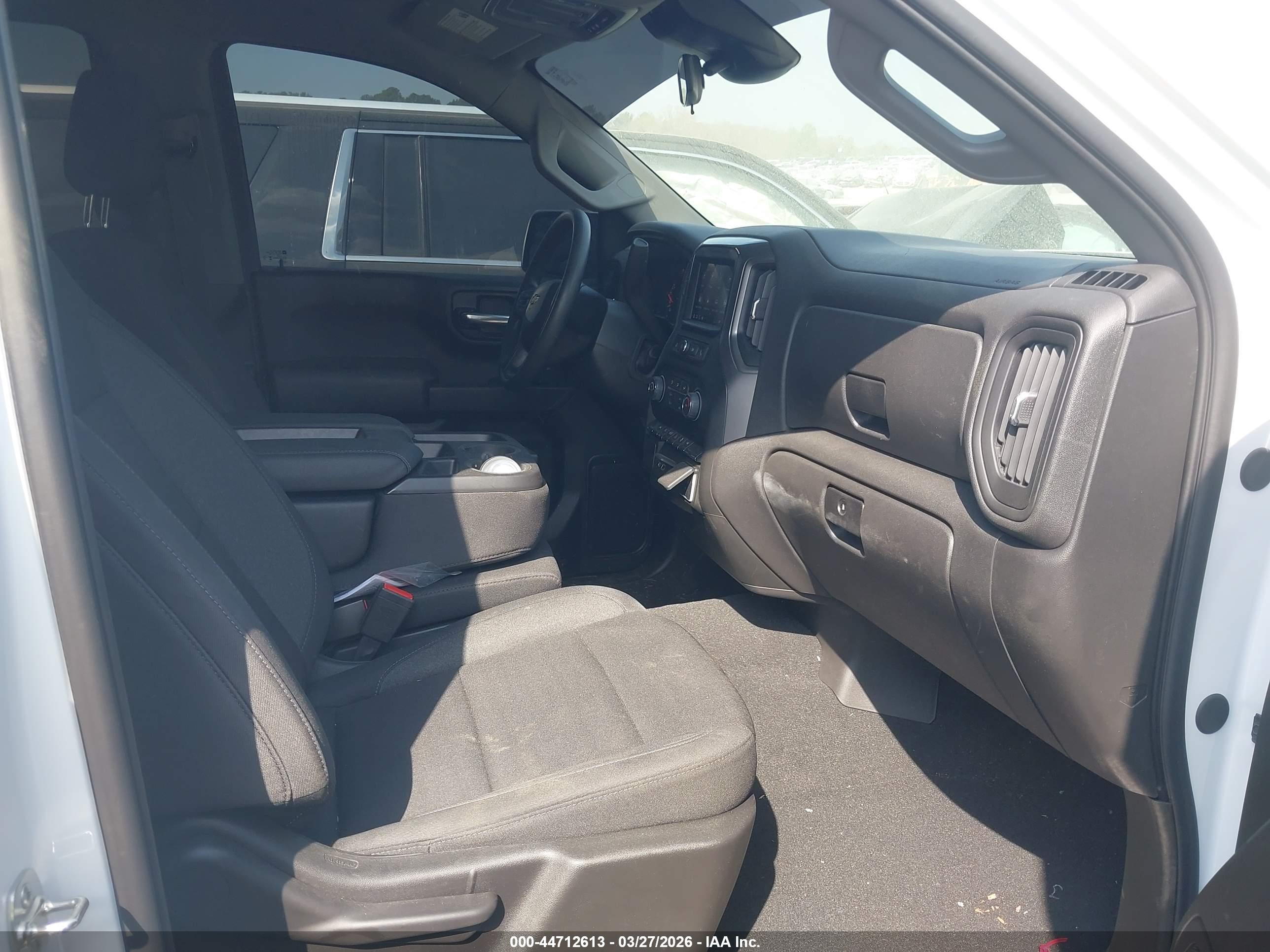 CHEVROLET SILVERADO image 5