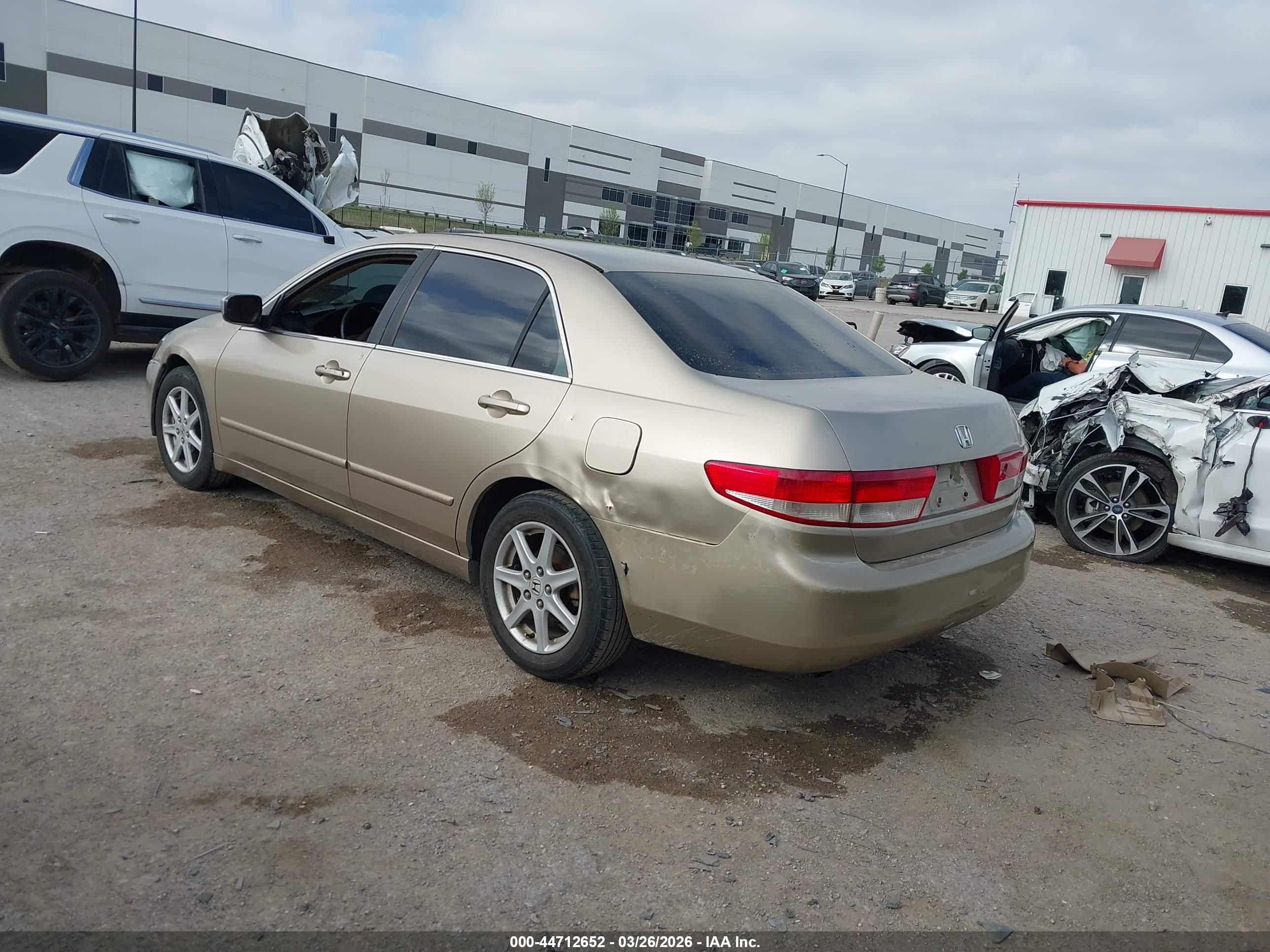 HONDA ACCORD image 3