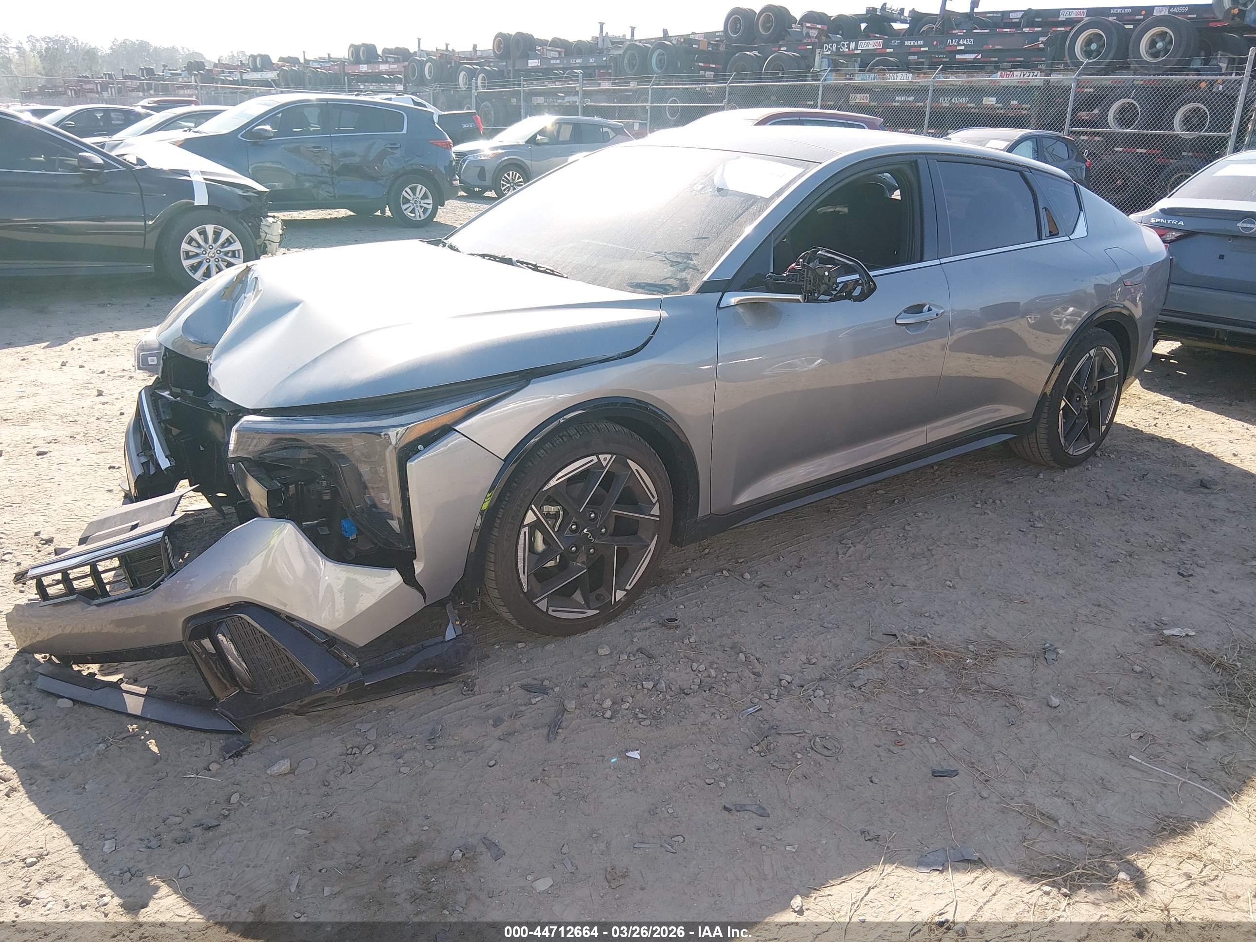 KIA K4 image 2
