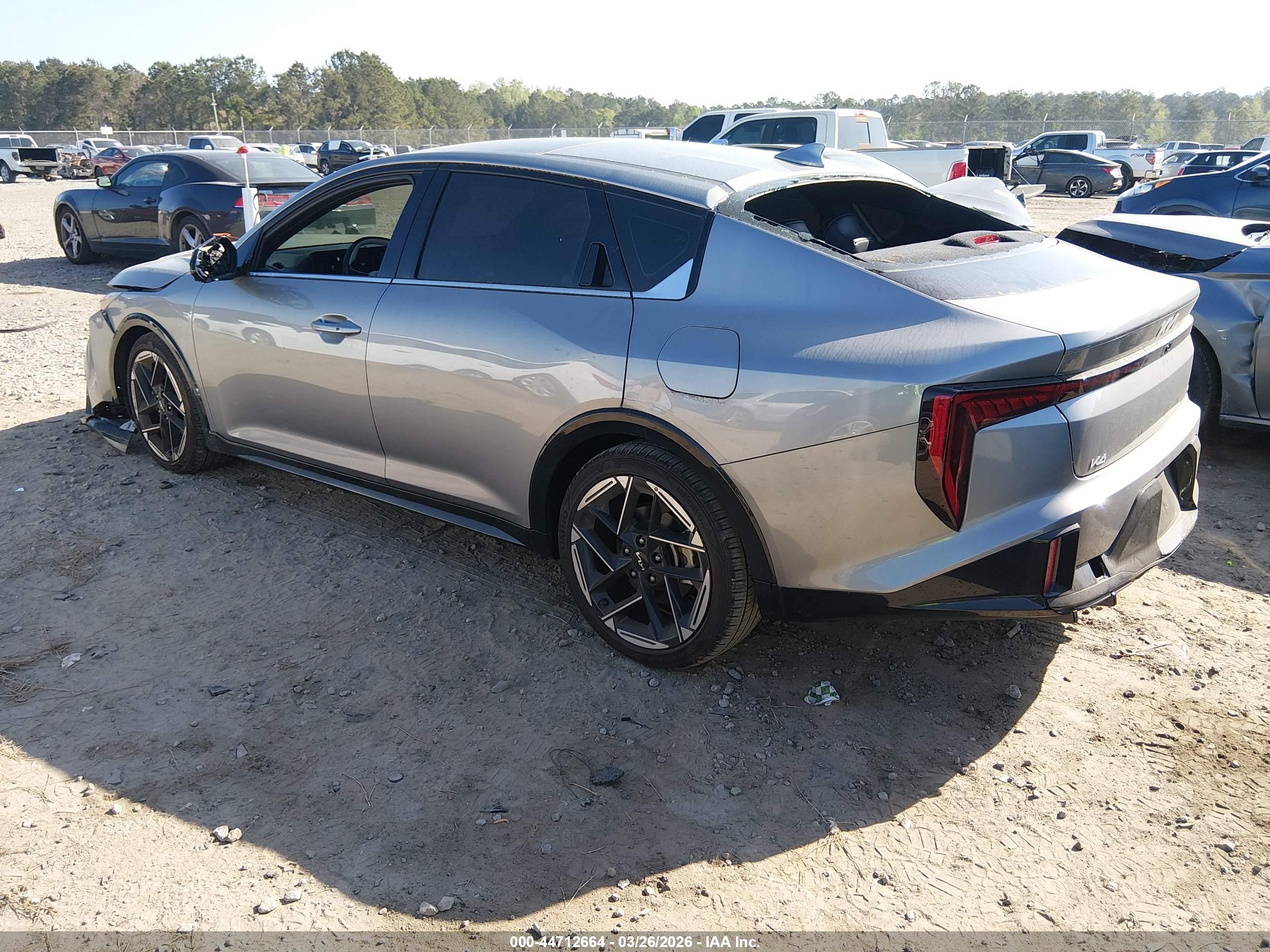 KIA K4 image 3