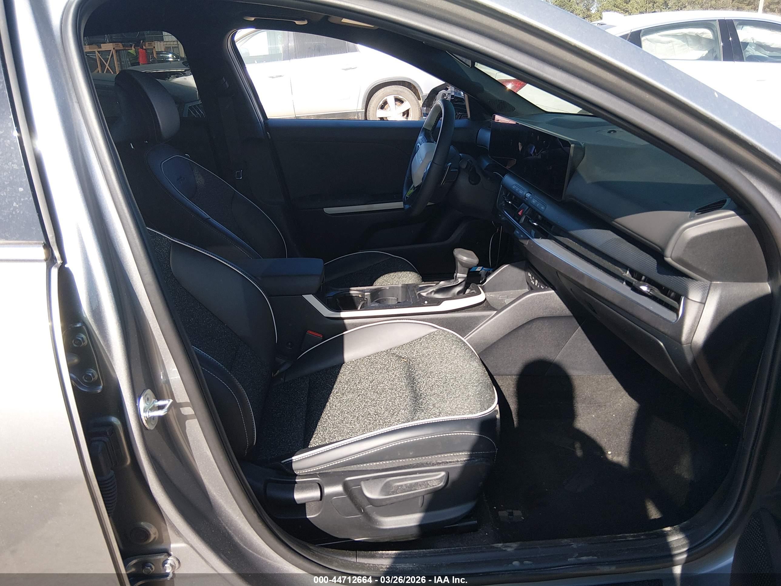 KIA K4 image 5