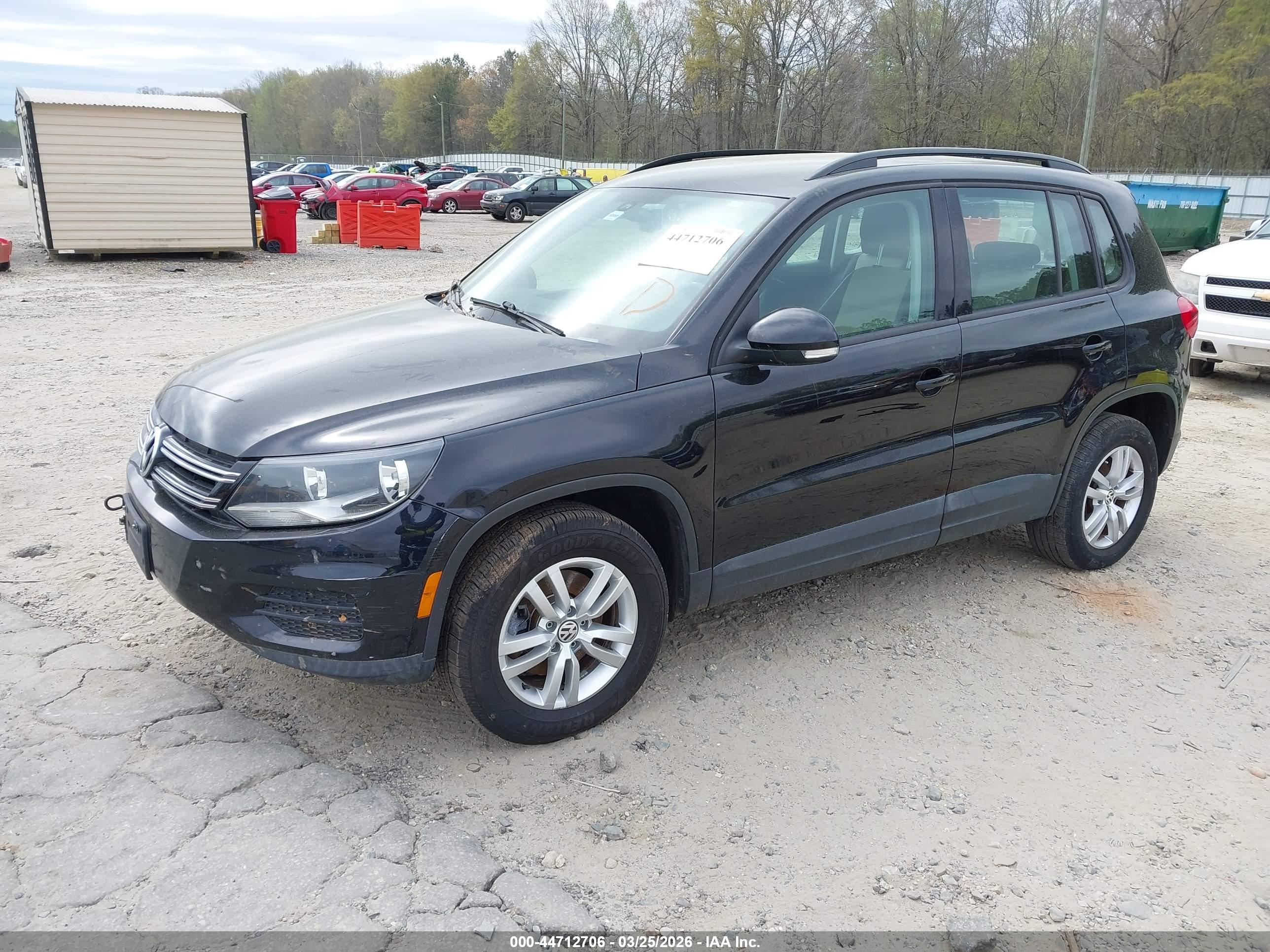 VOLKSWAGEN TIGUAN image 2