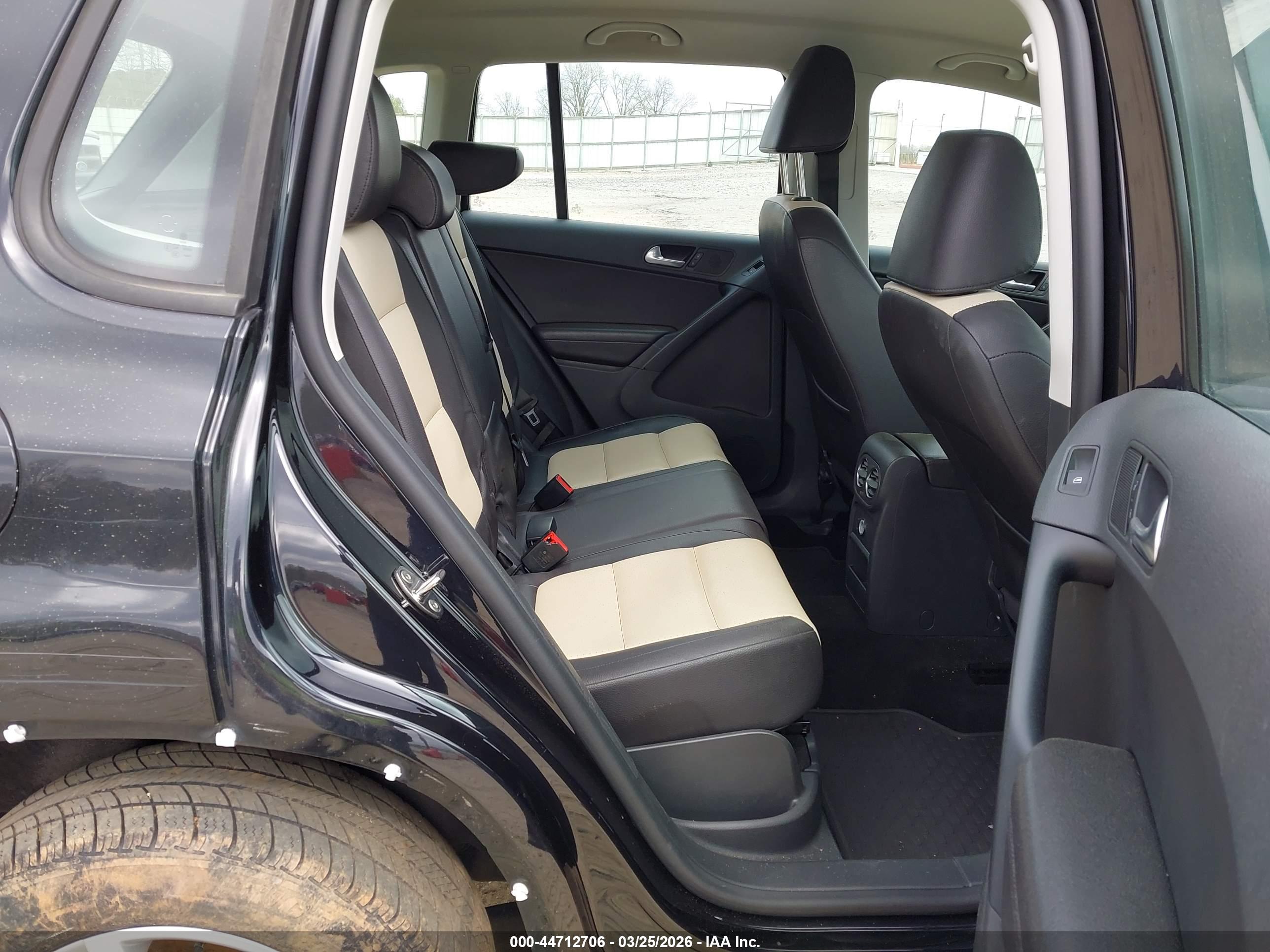 VOLKSWAGEN TIGUAN image 8