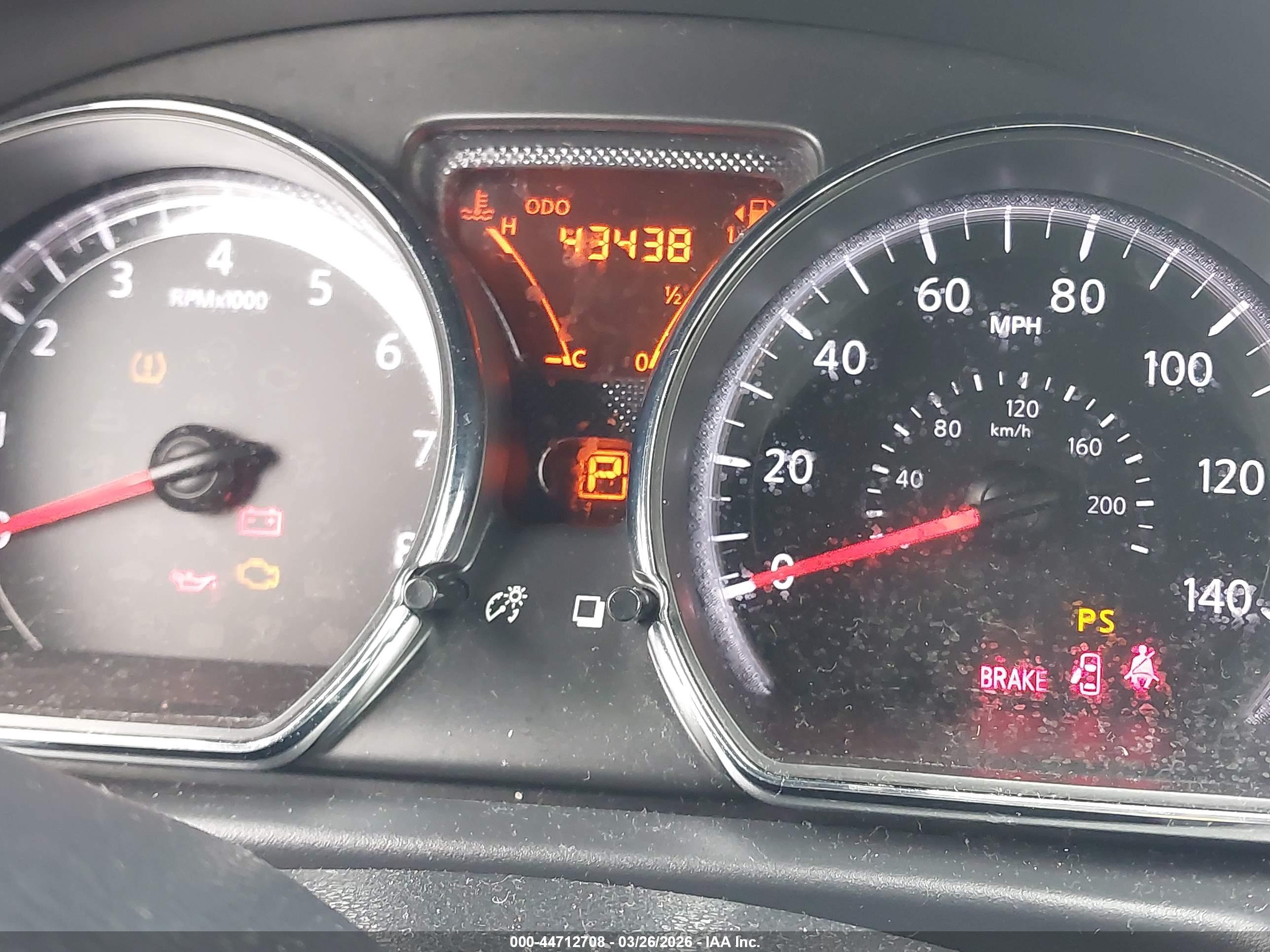 NISSAN VERSA image 7