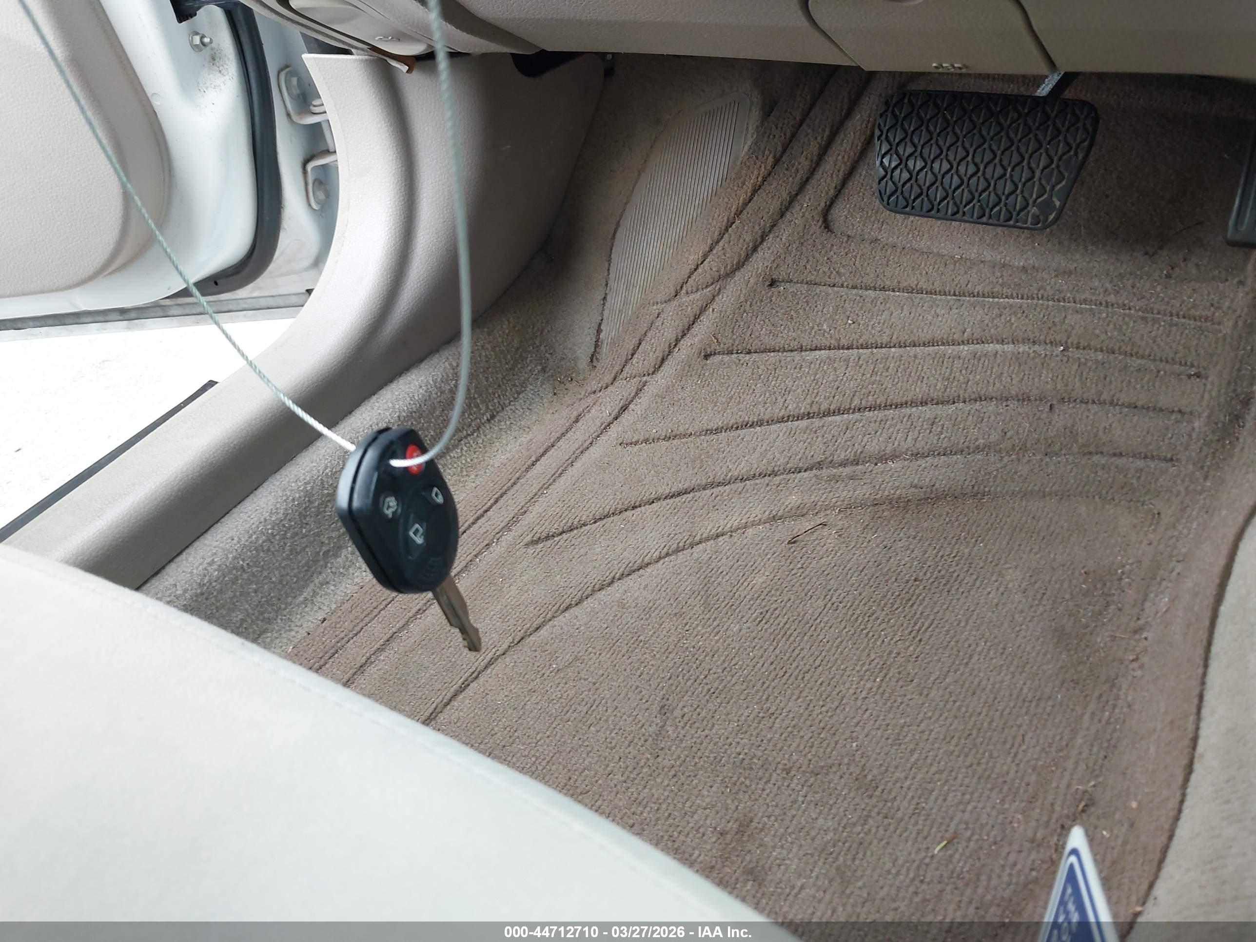 FORD FUSION image 11