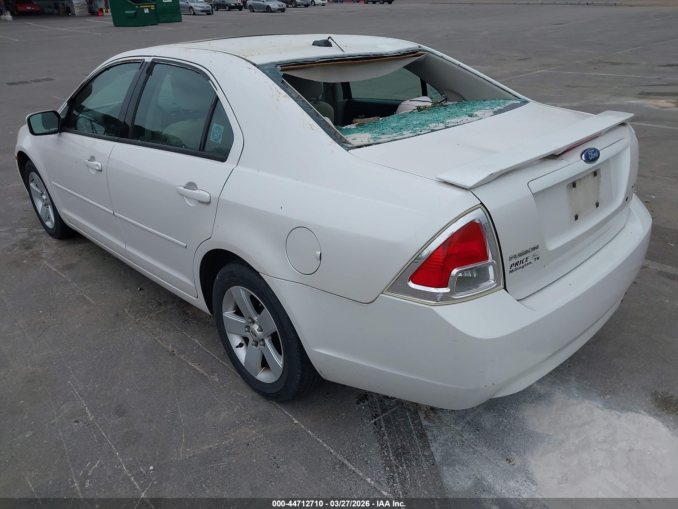 FORD FUSION image 3
