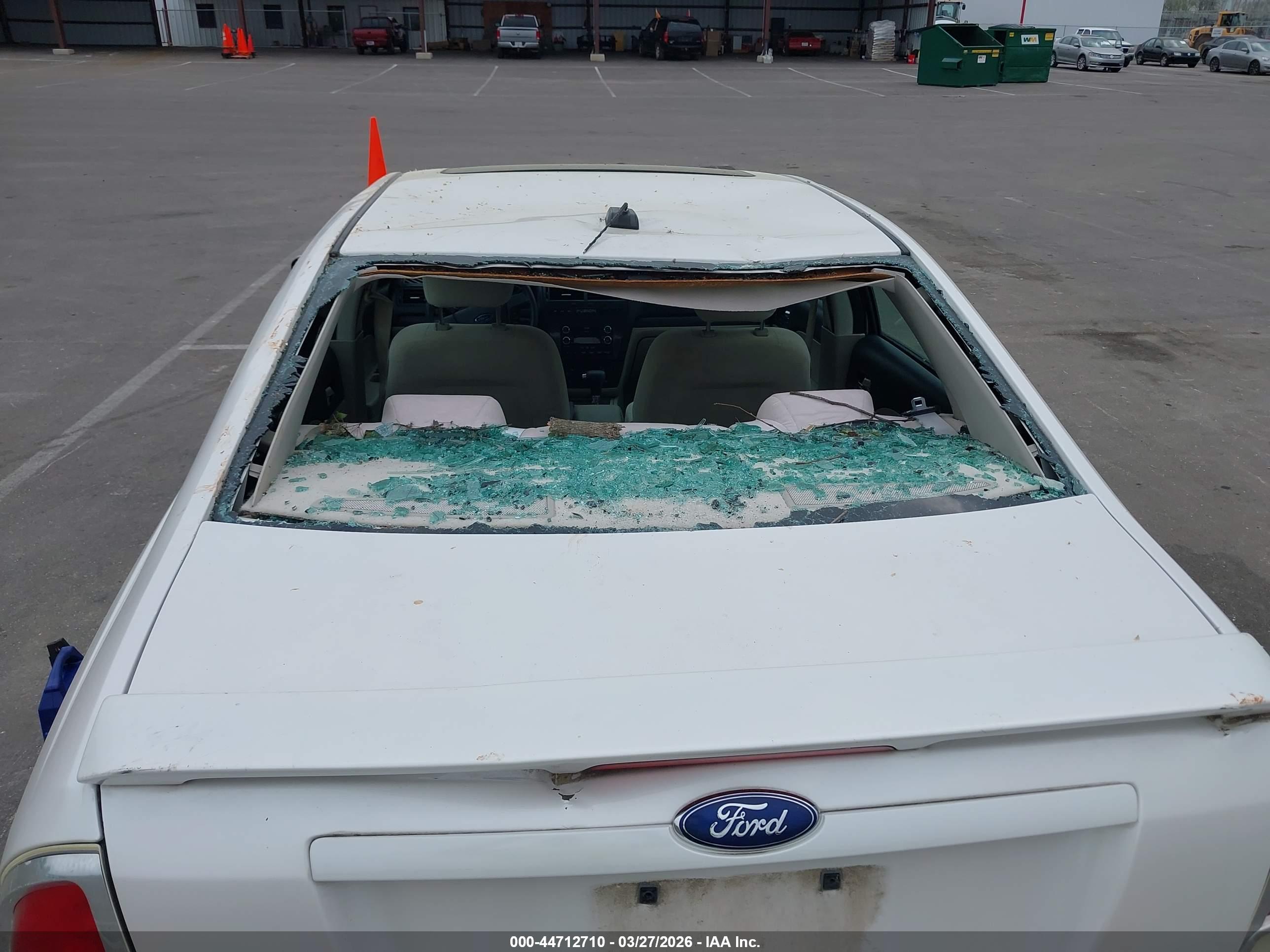 FORD FUSION image 6