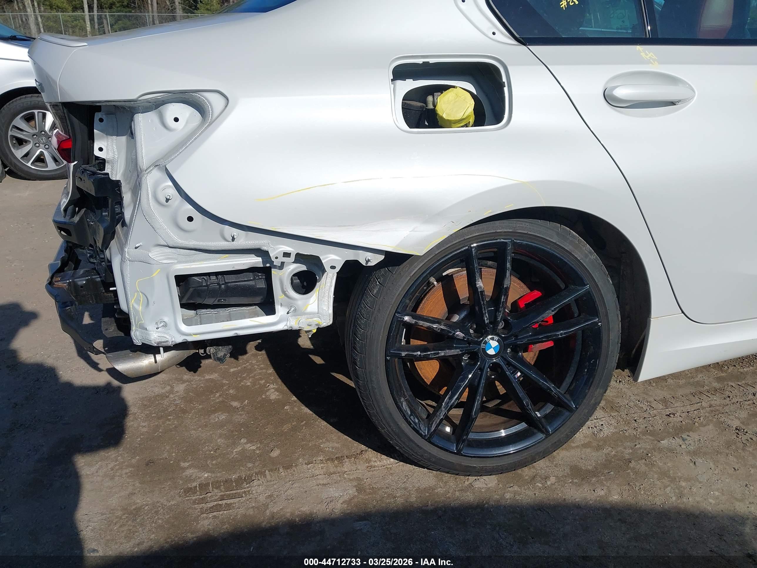BMW M340I image 6