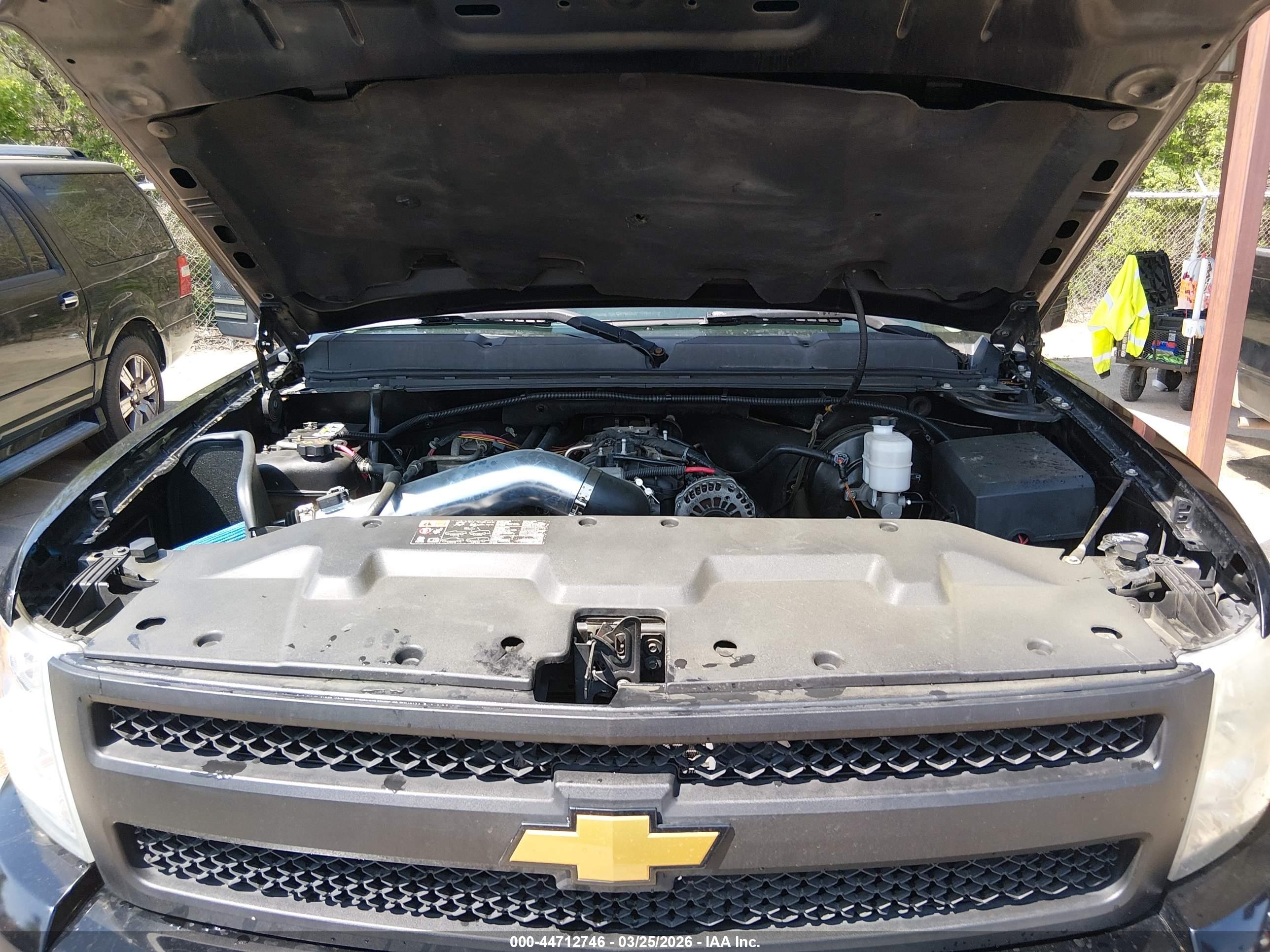 CHEVROLET SILVERADO image 10