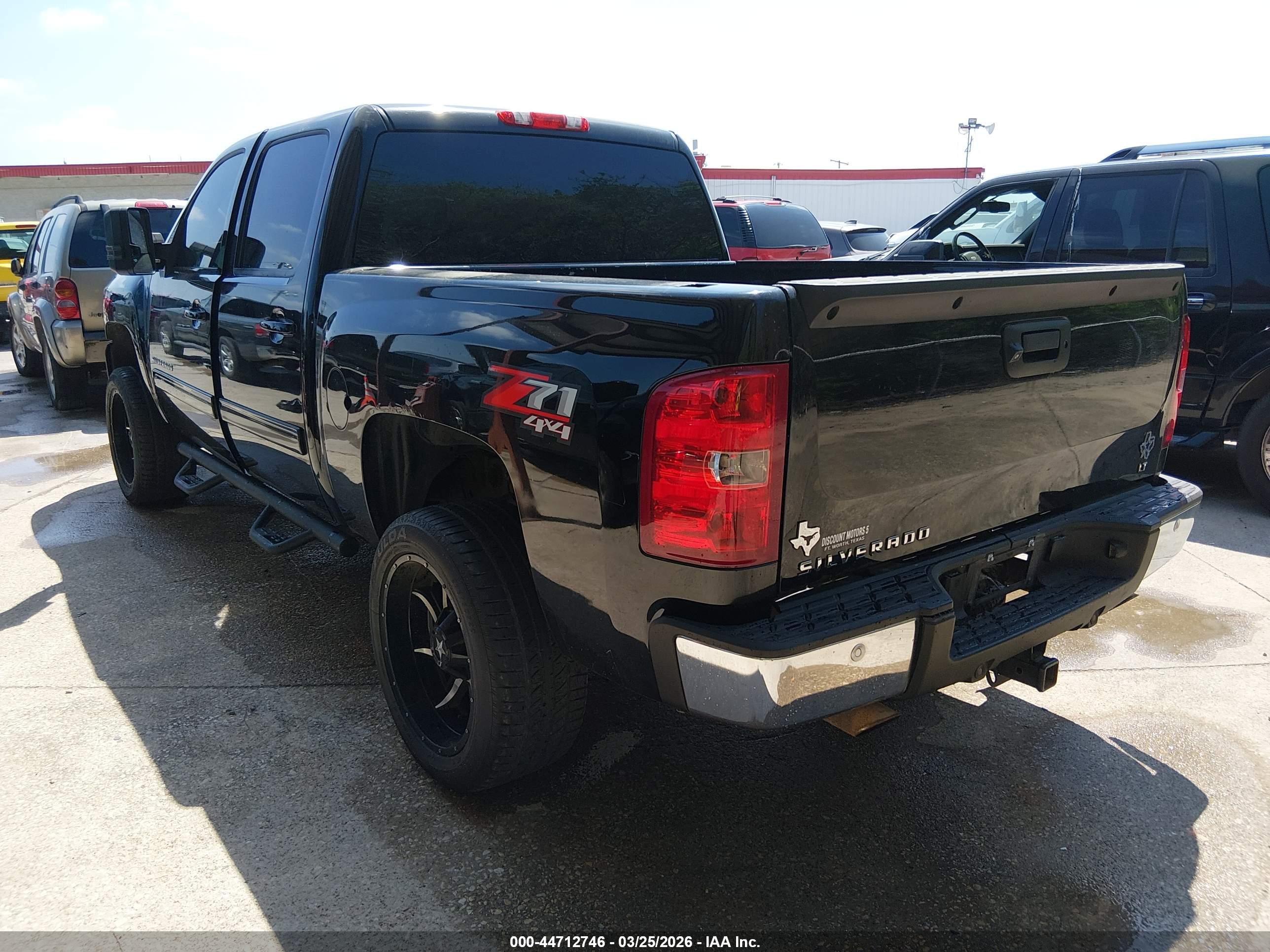 CHEVROLET SILVERADO image 3