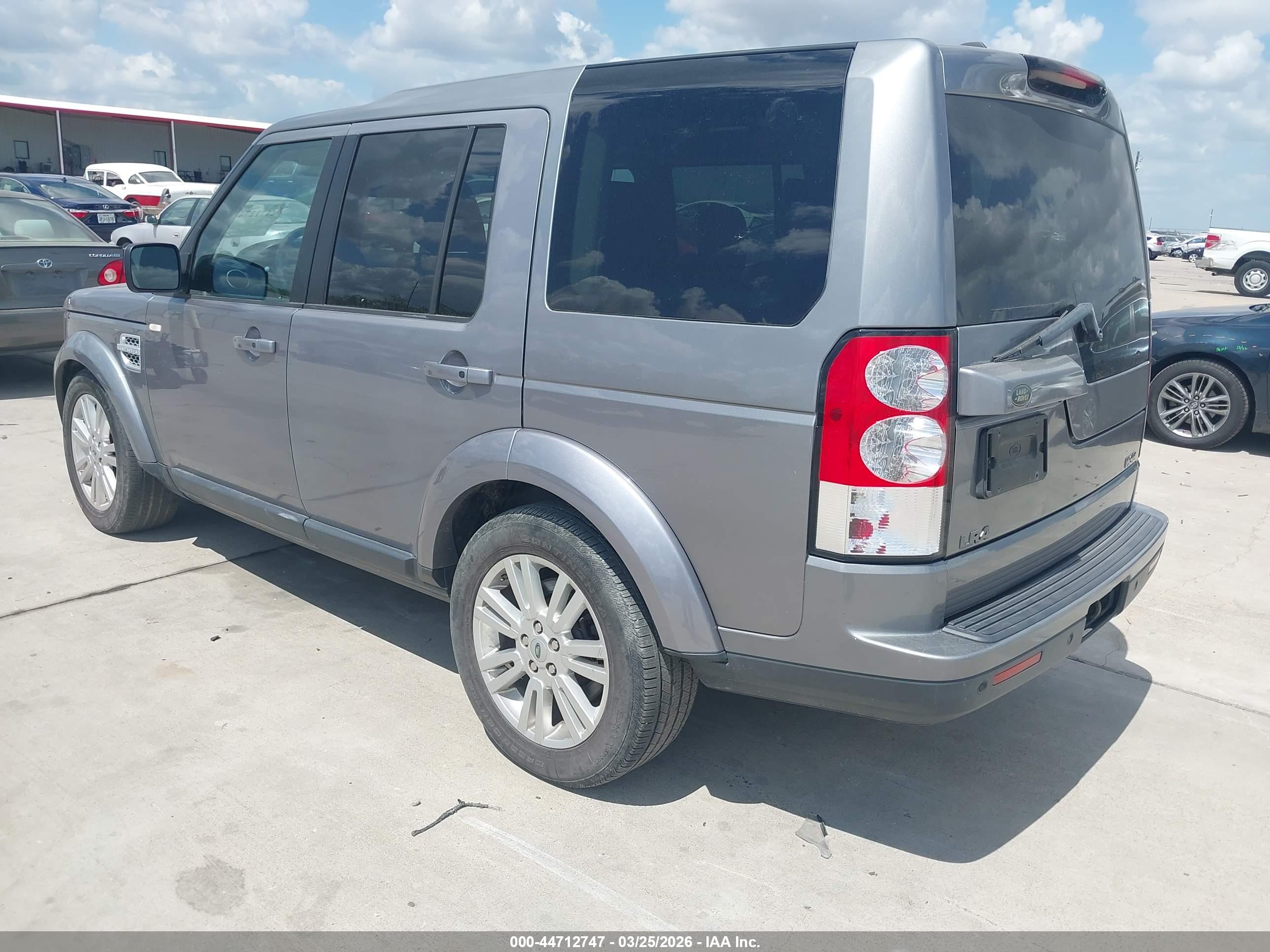 LAND ROVER image 3