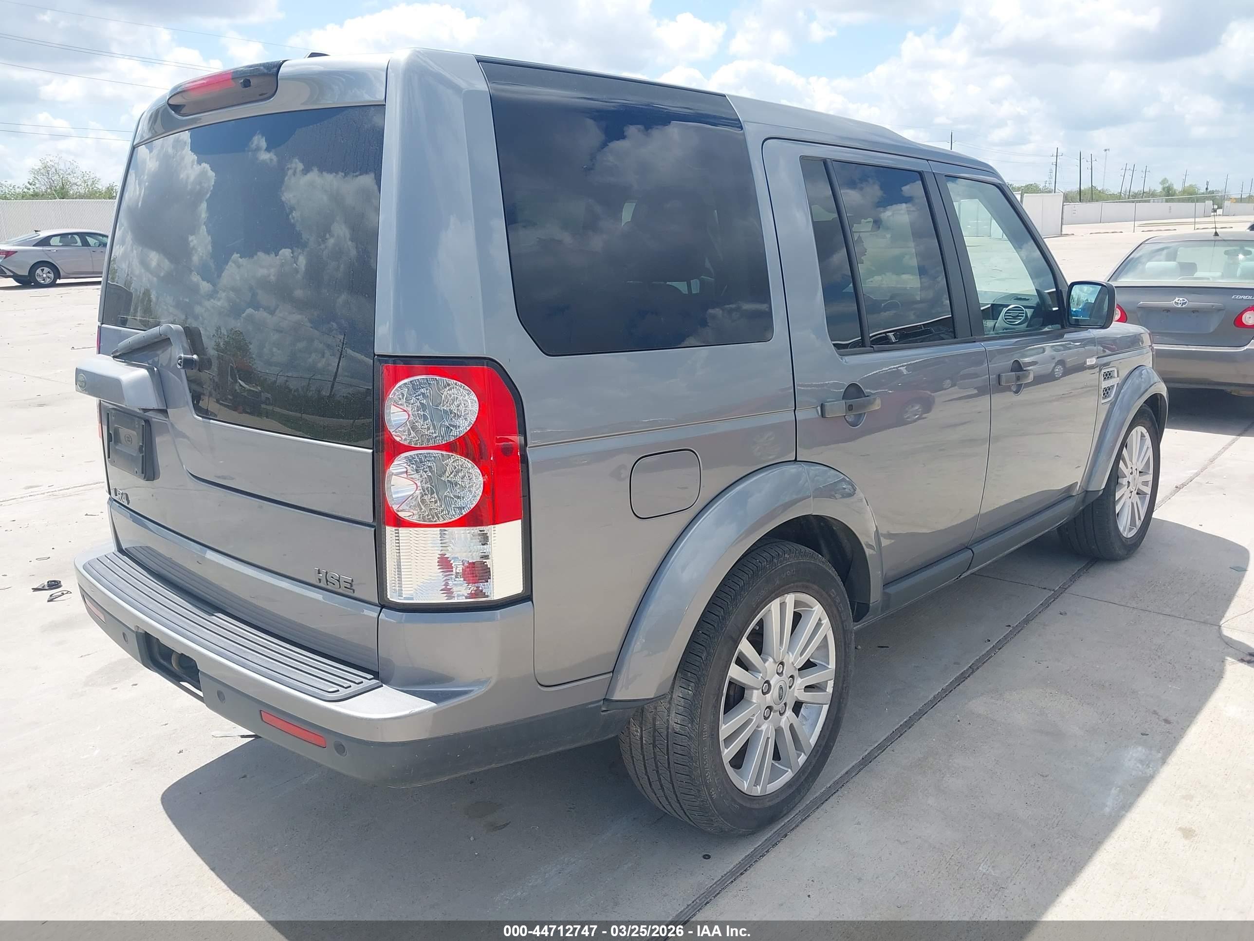 LAND ROVER image 4