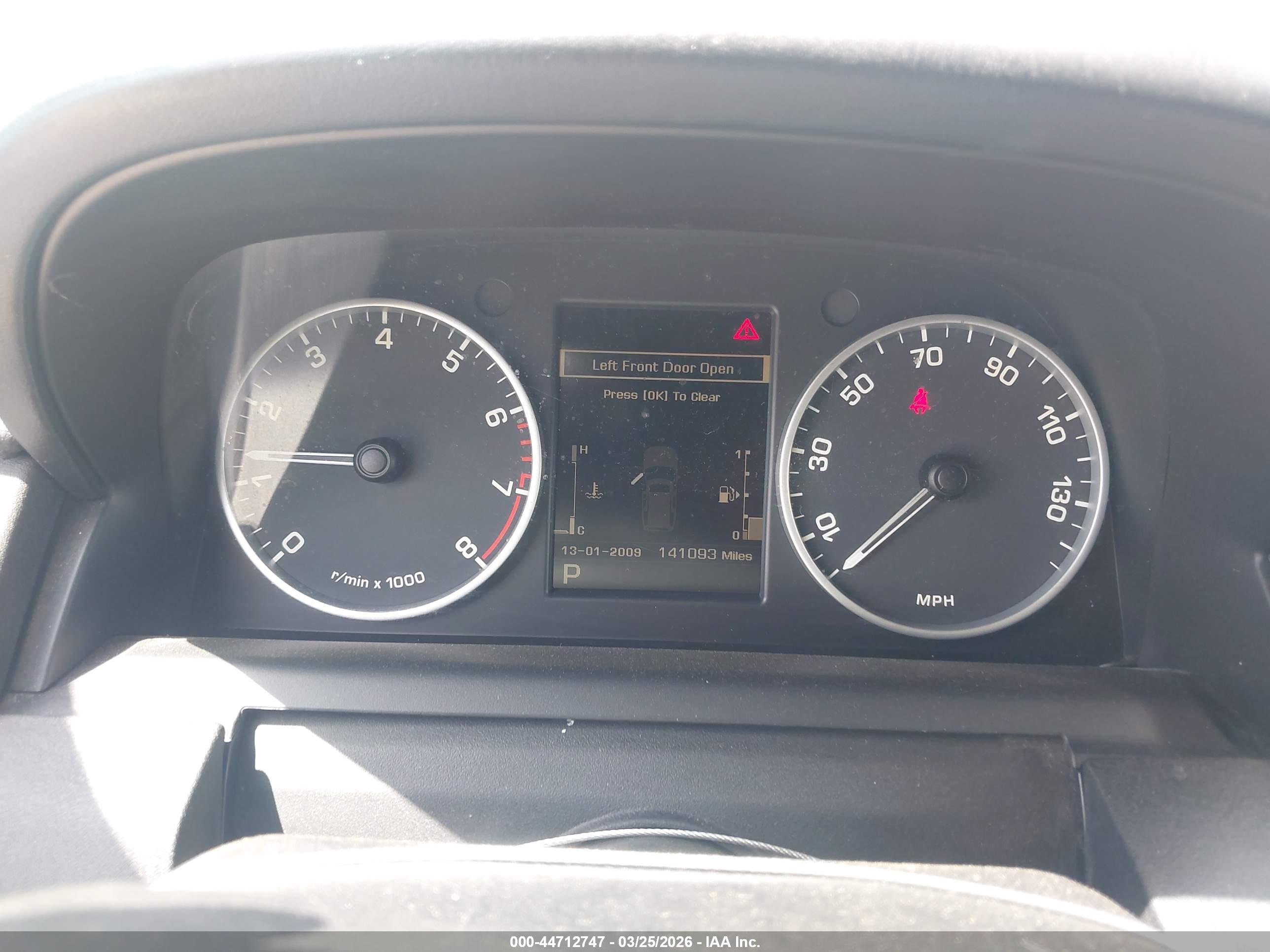 LAND ROVER image 7