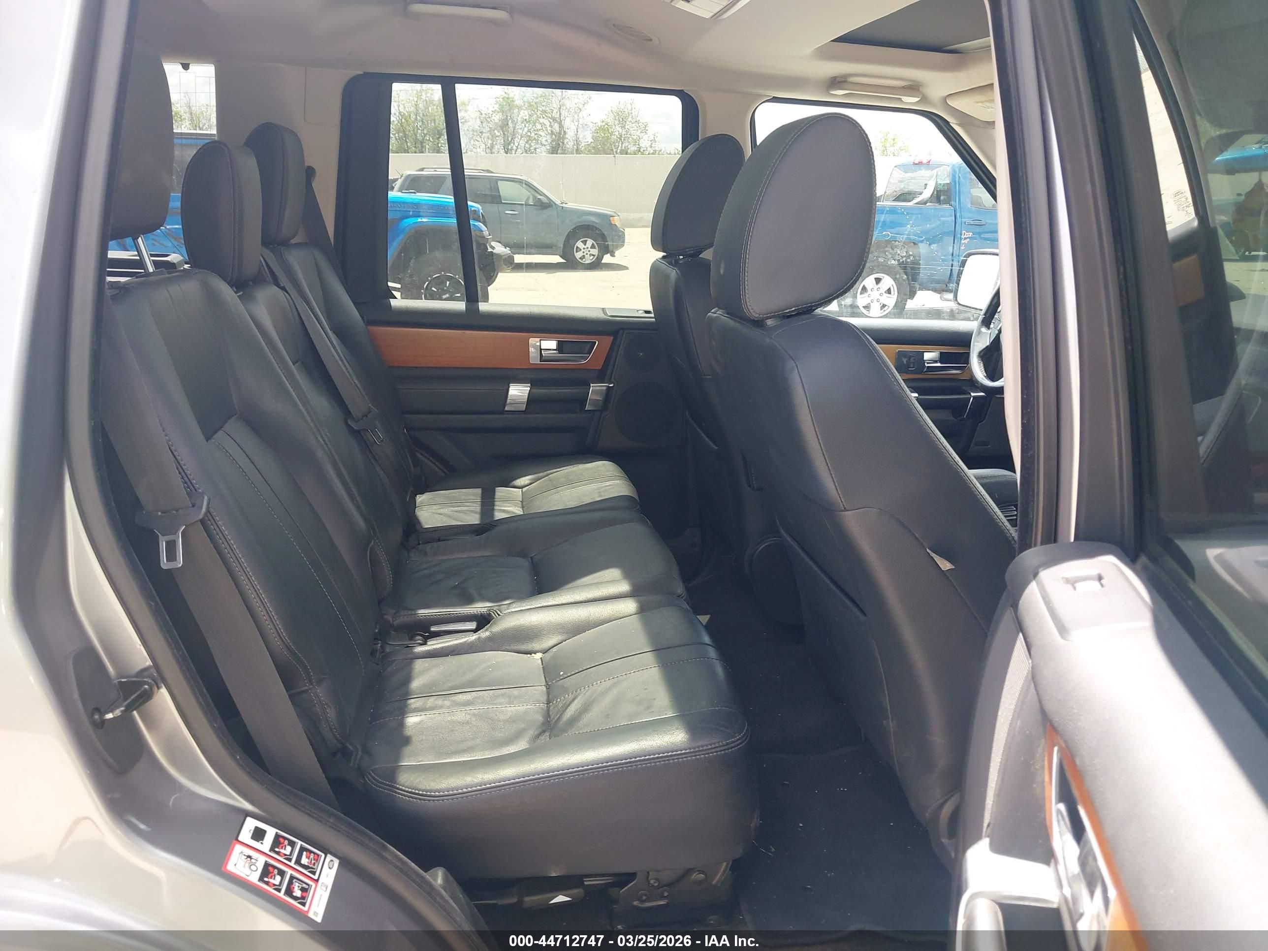 LAND ROVER image 8