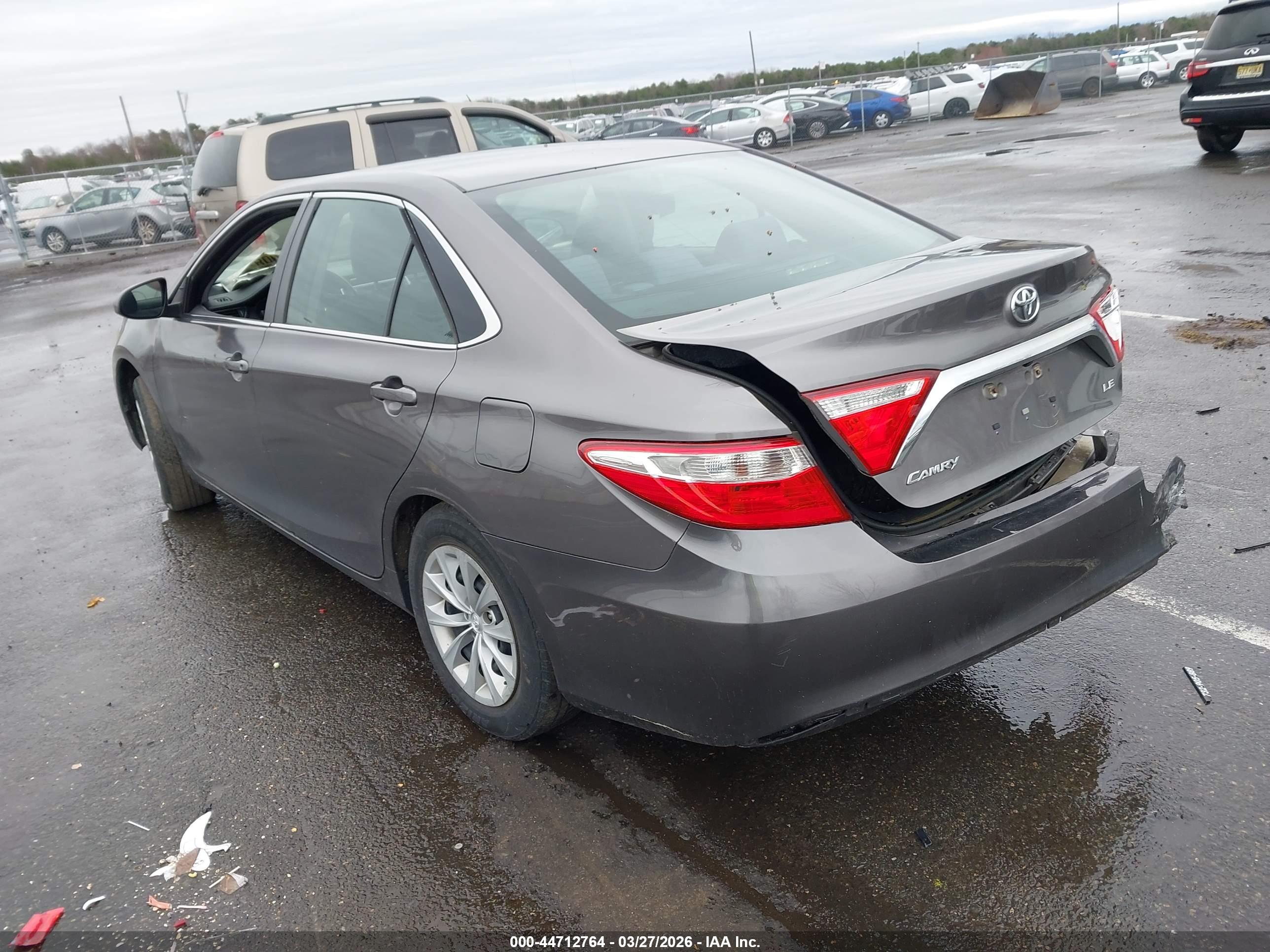 TOYOTA CAMRY image 3