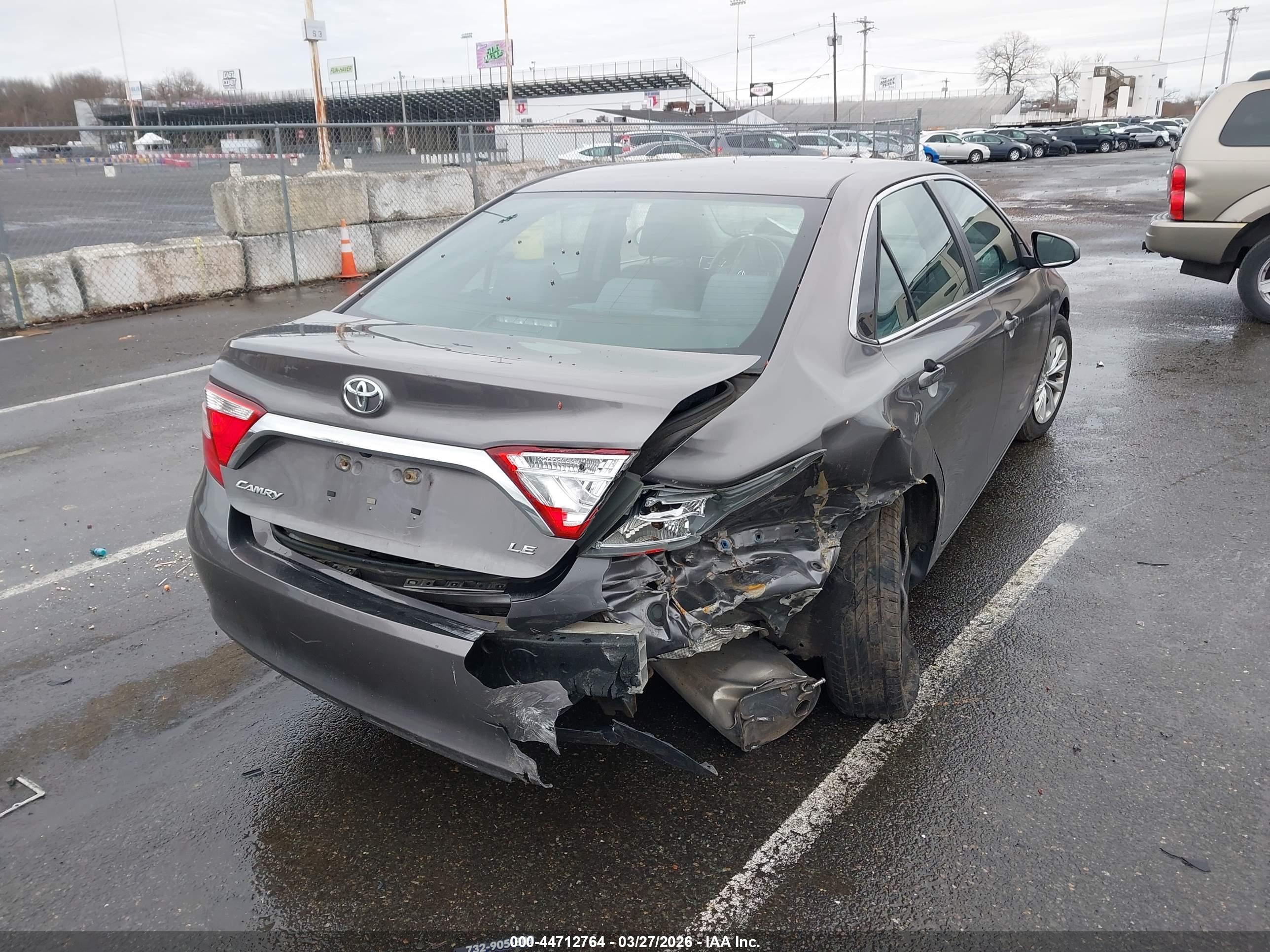 TOYOTA CAMRY image 4
