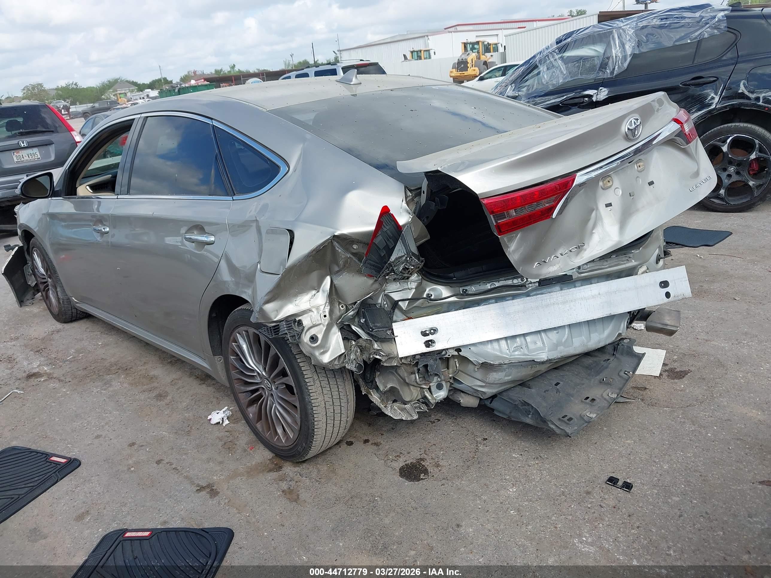 TOYOTA AVALON image 3