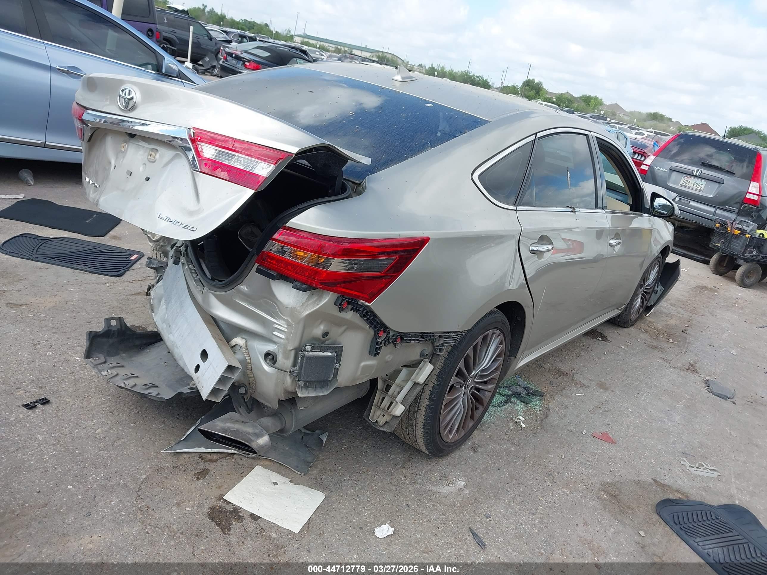 TOYOTA AVALON image 4