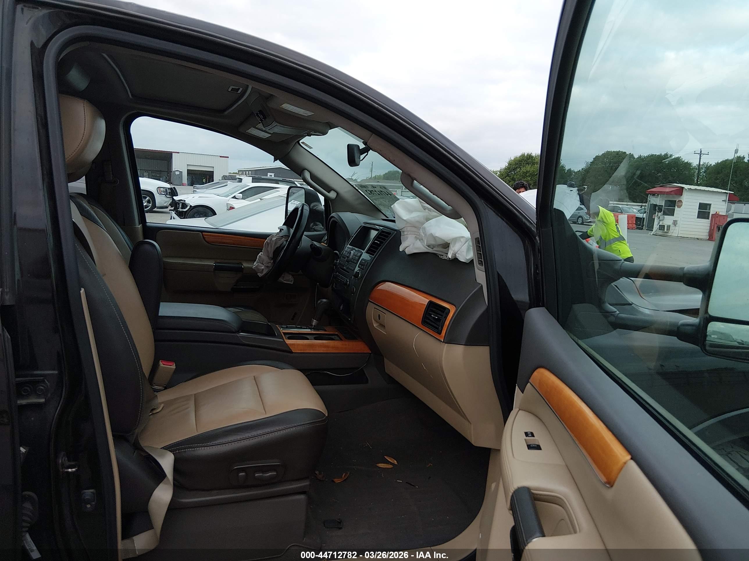 NISSAN ARMADA image 5