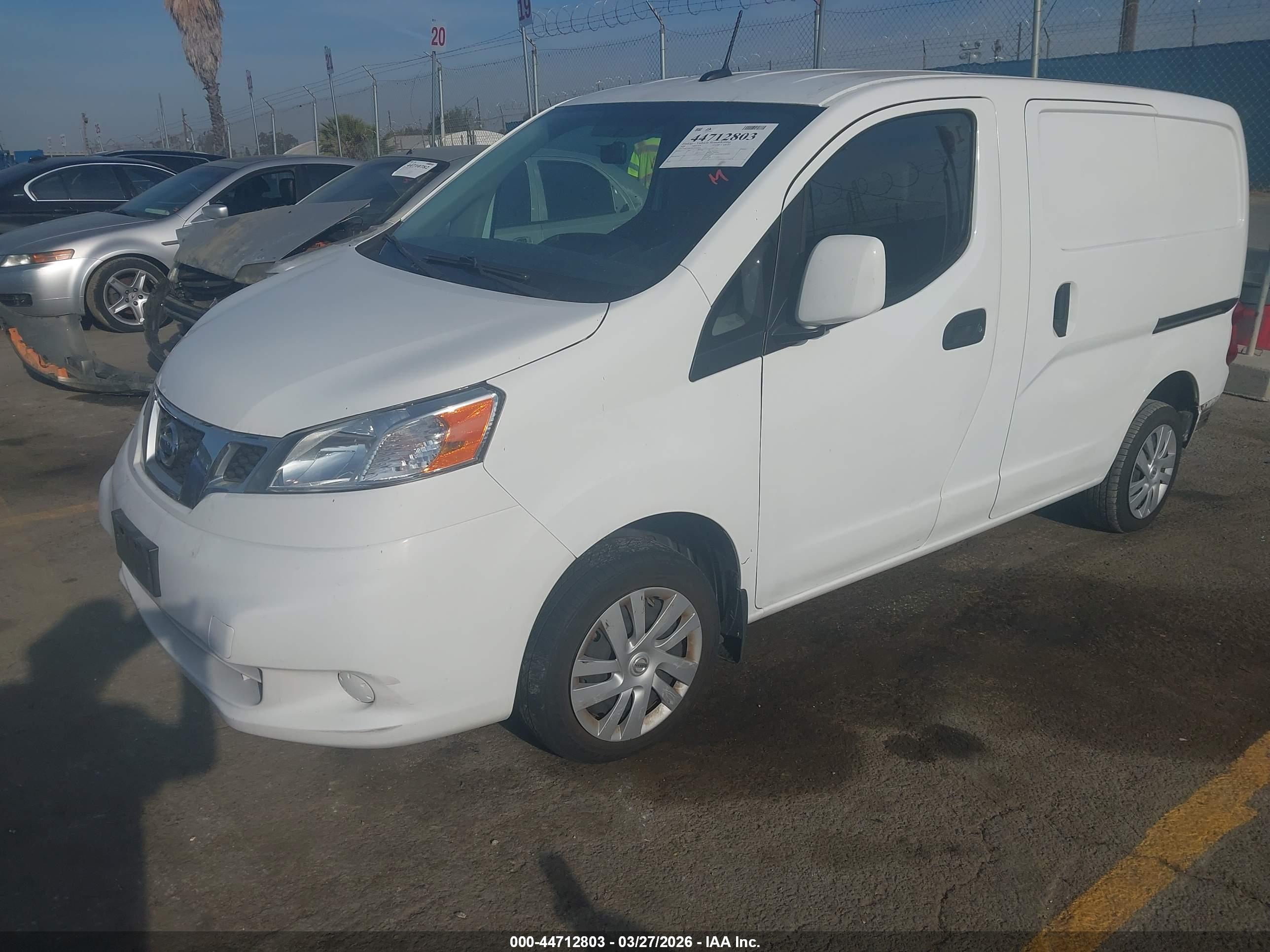 NISSAN NV200 image 2