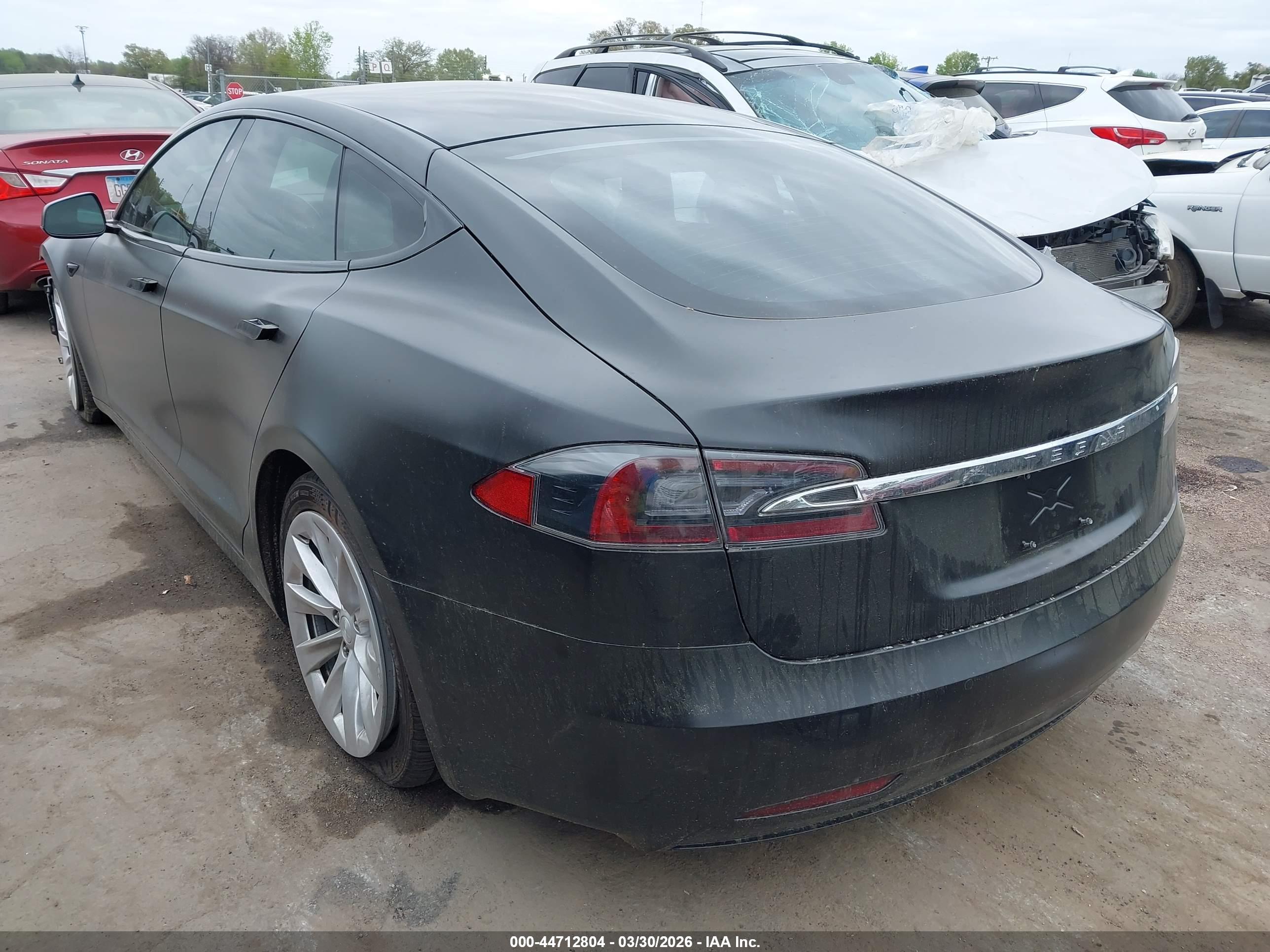 TESLA MODEL image 3