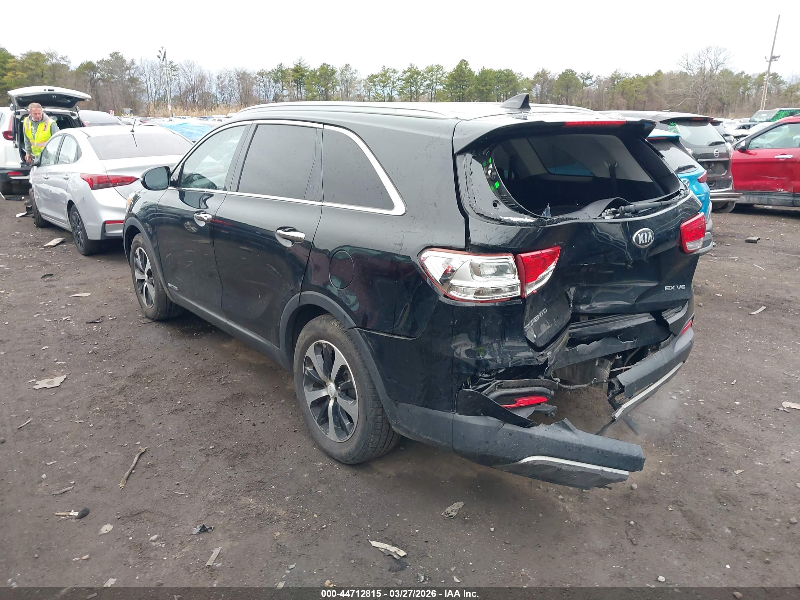 KIA SORENTO image 3