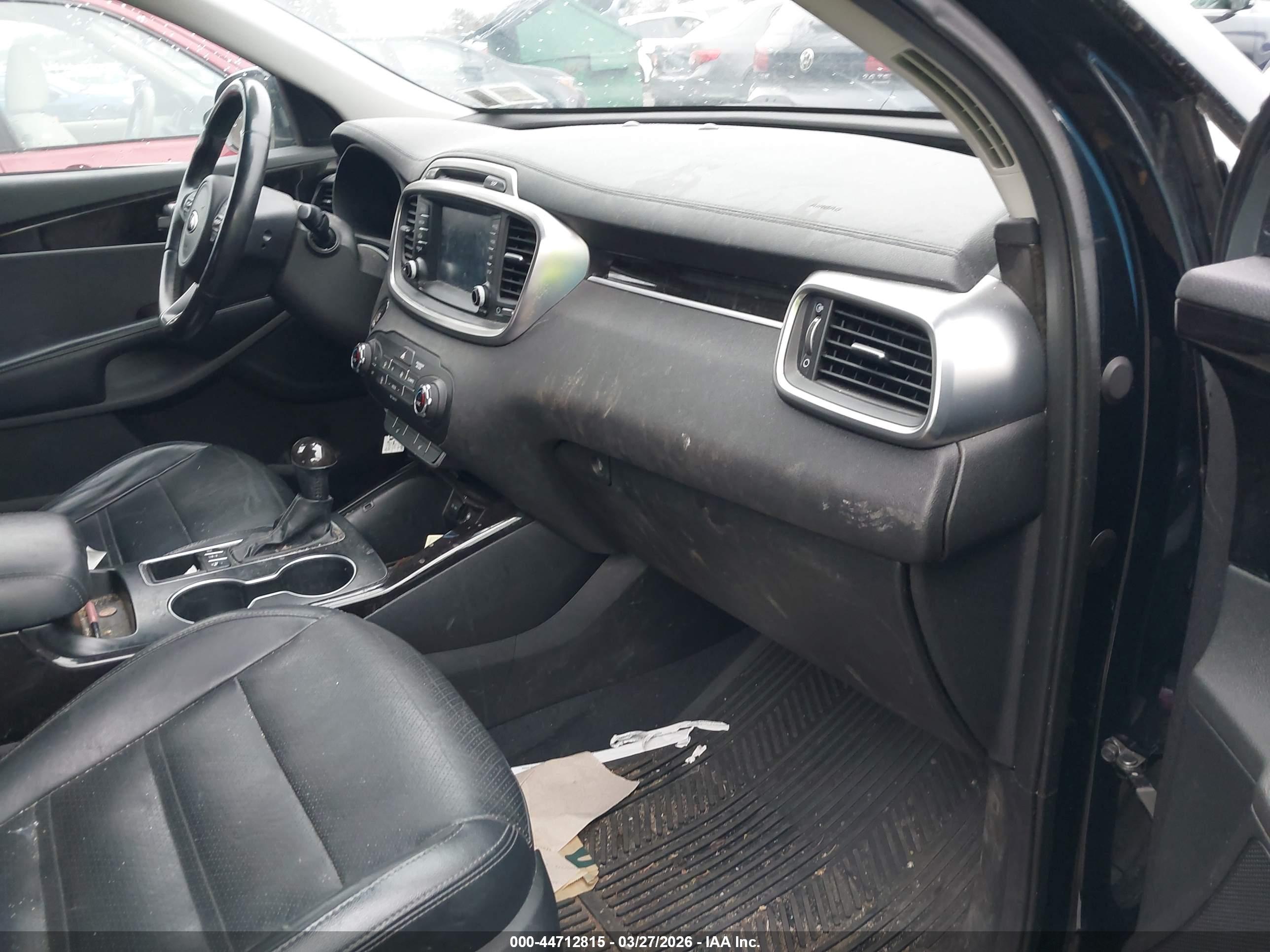 KIA SORENTO image 5