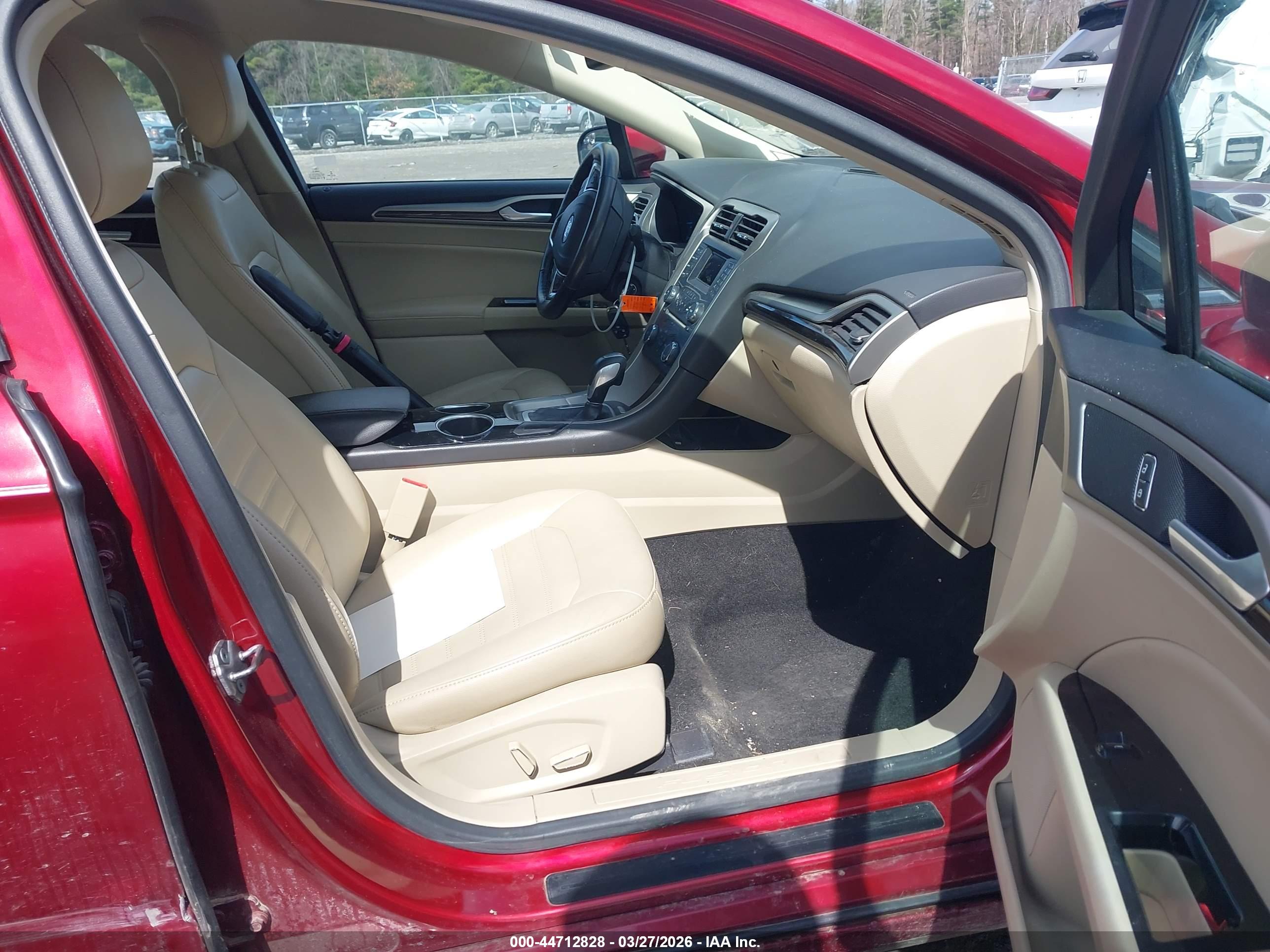 FORD FUSION image 5