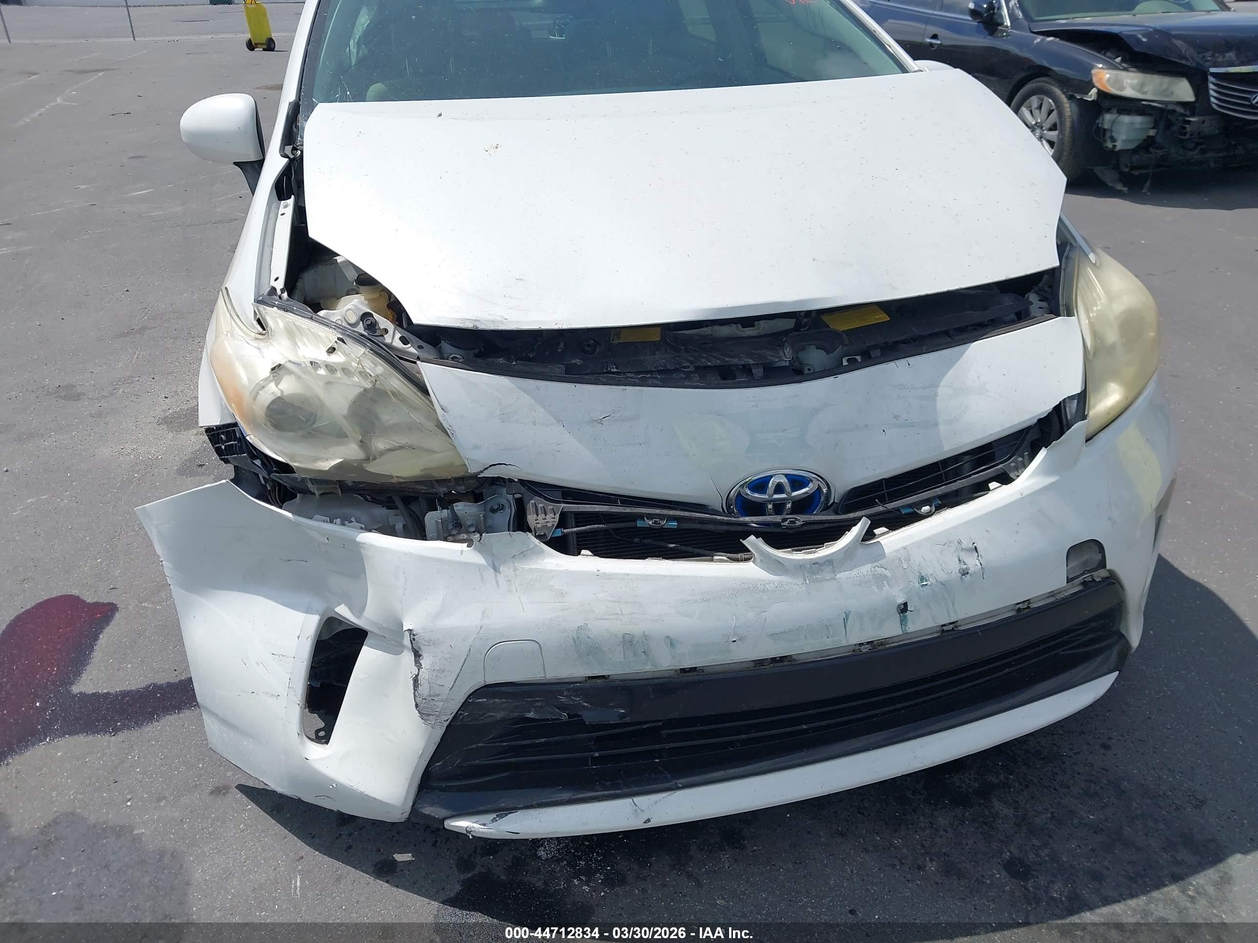 TOYOTA PRIUS image 6