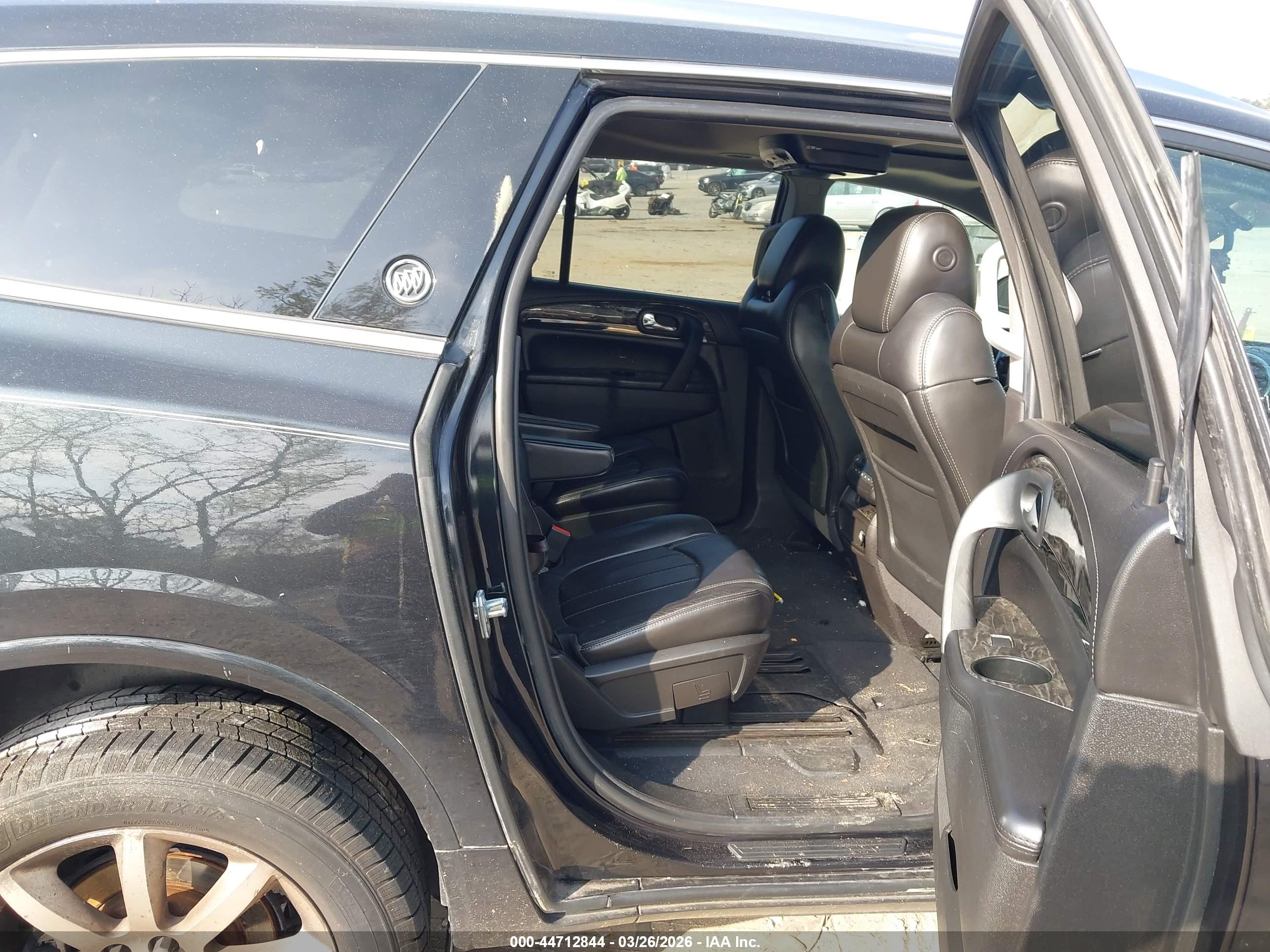 BUICK ENCLAVE image 8