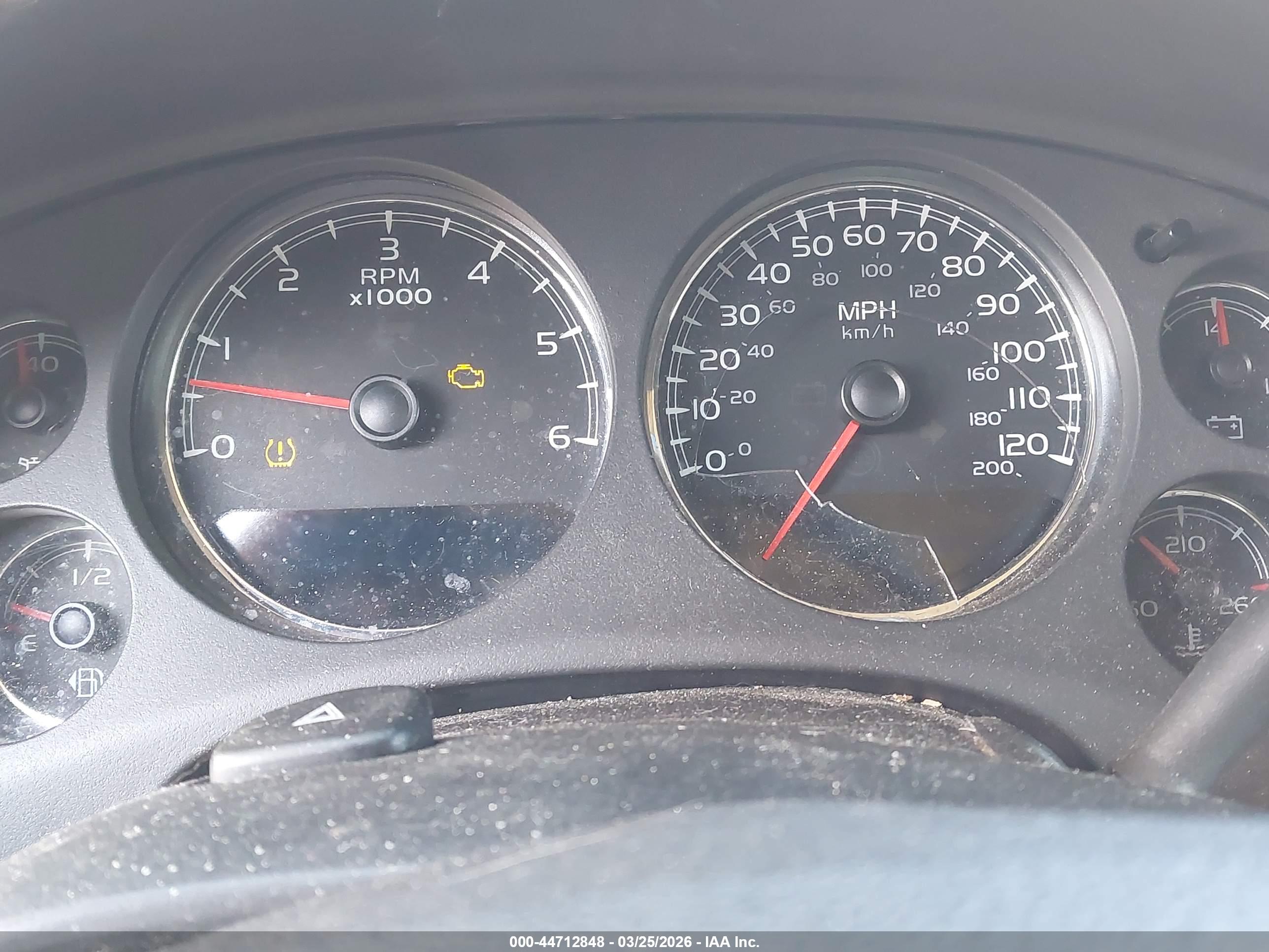CHEVROLET SUBURBAN image 7