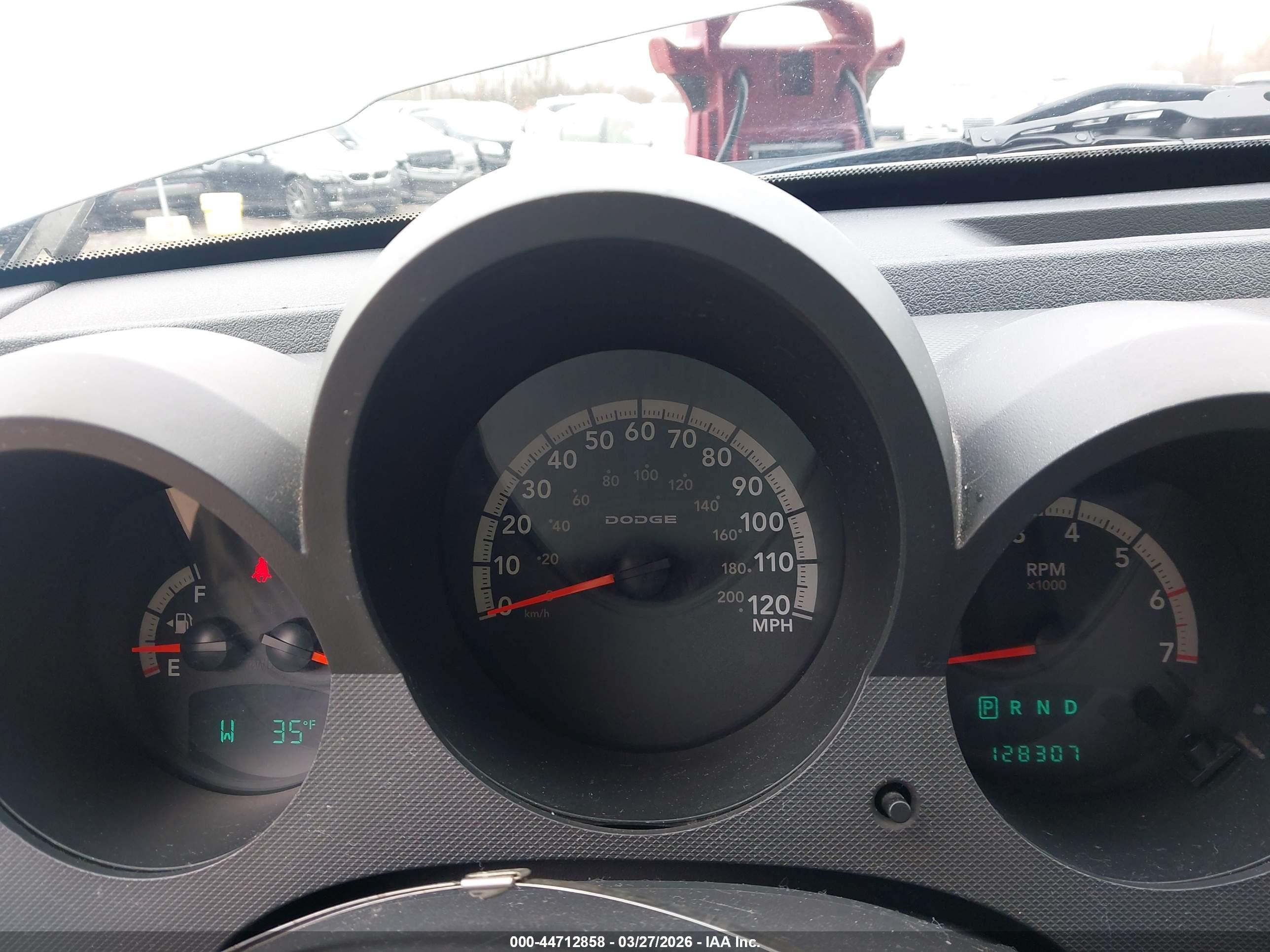 DODGE NITRO image 7