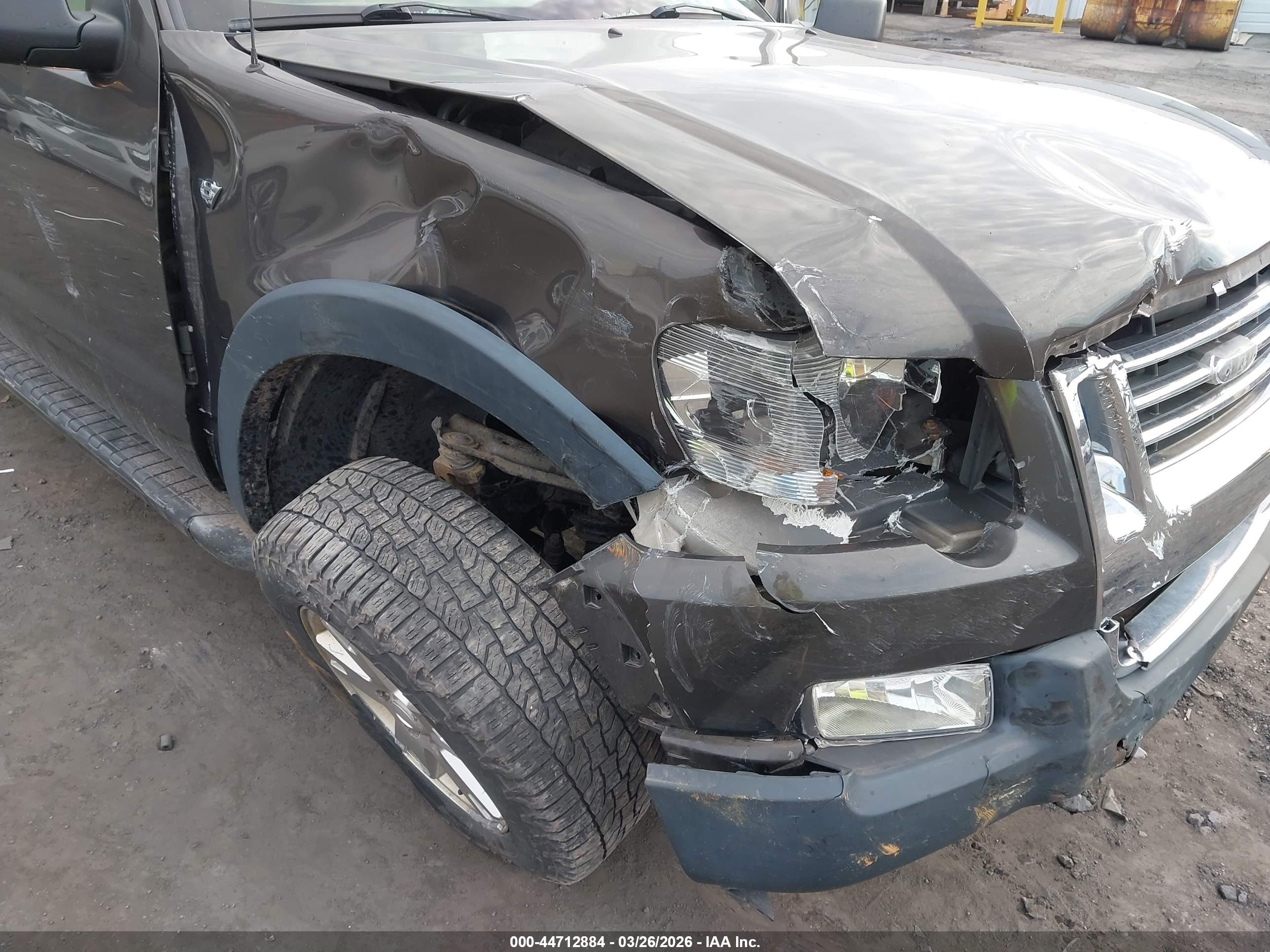 FORD EXPLORER image 6