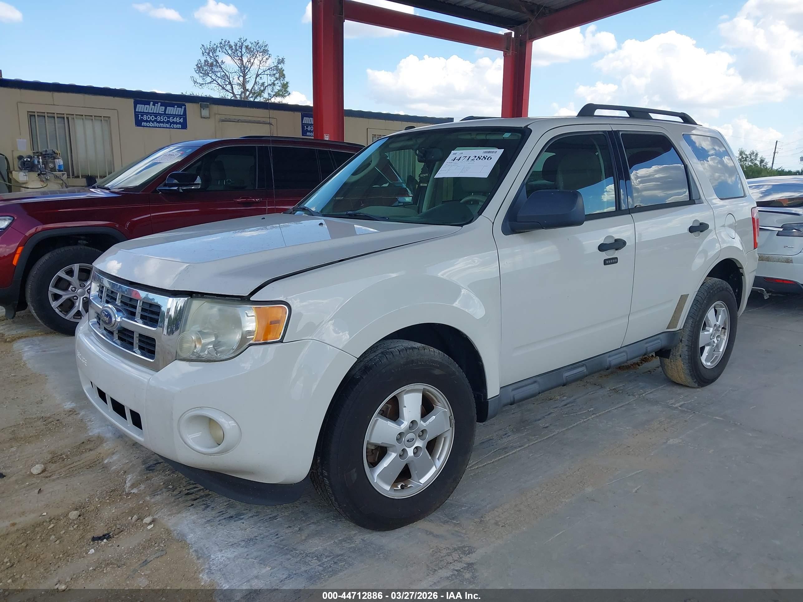FORD ESCAPE image 2